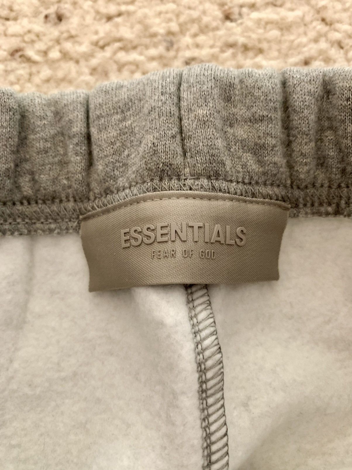 Fear of God Essentials sweatpants Dark Oatmeal size Small Size US 30 / EU 46 - 4 Thumbnail