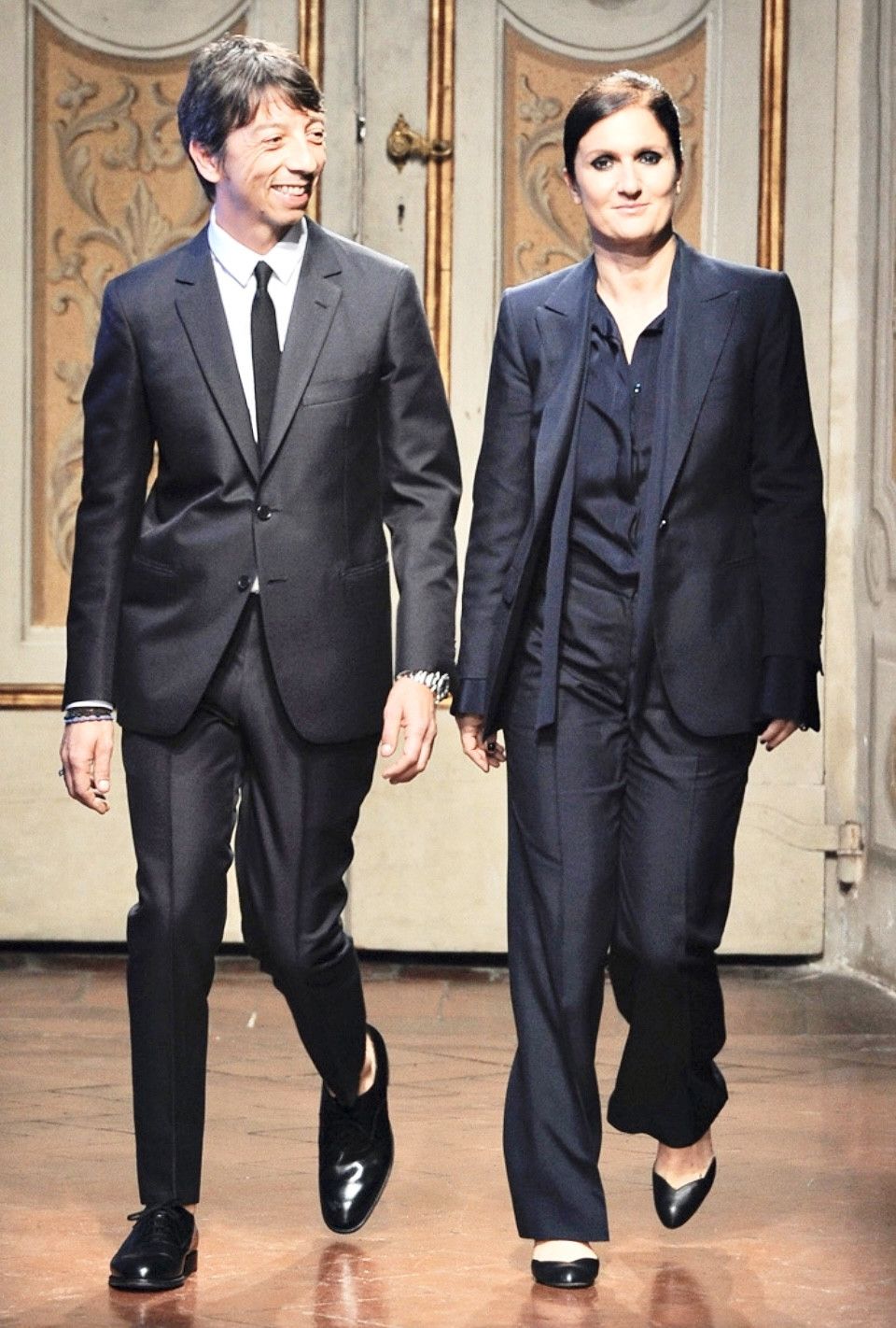 Valentino Valentino France Made in ITALY Men Tailor Fit Dark Navy Suit Size 44S - 6 Thumbnail