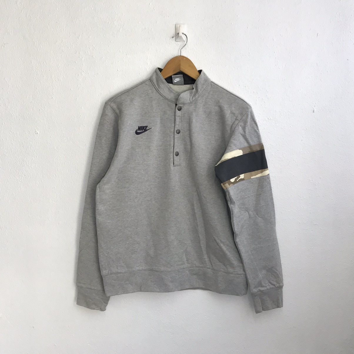 Nike Sweatshirt Embroidery Spellout Logo