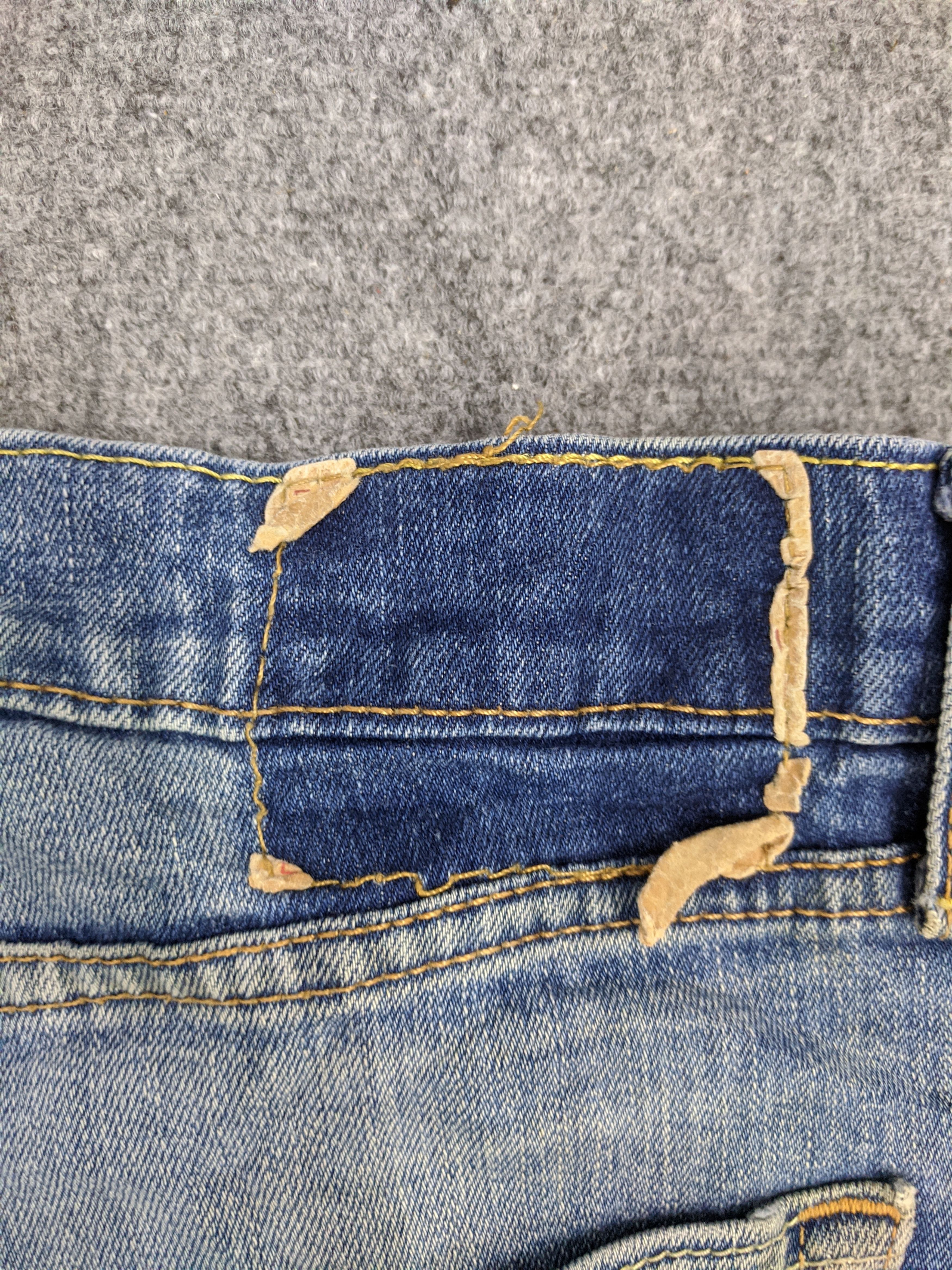 Levi's Vintage Levis Jeans DP0906 Size US 35 - 15 Thumbnail