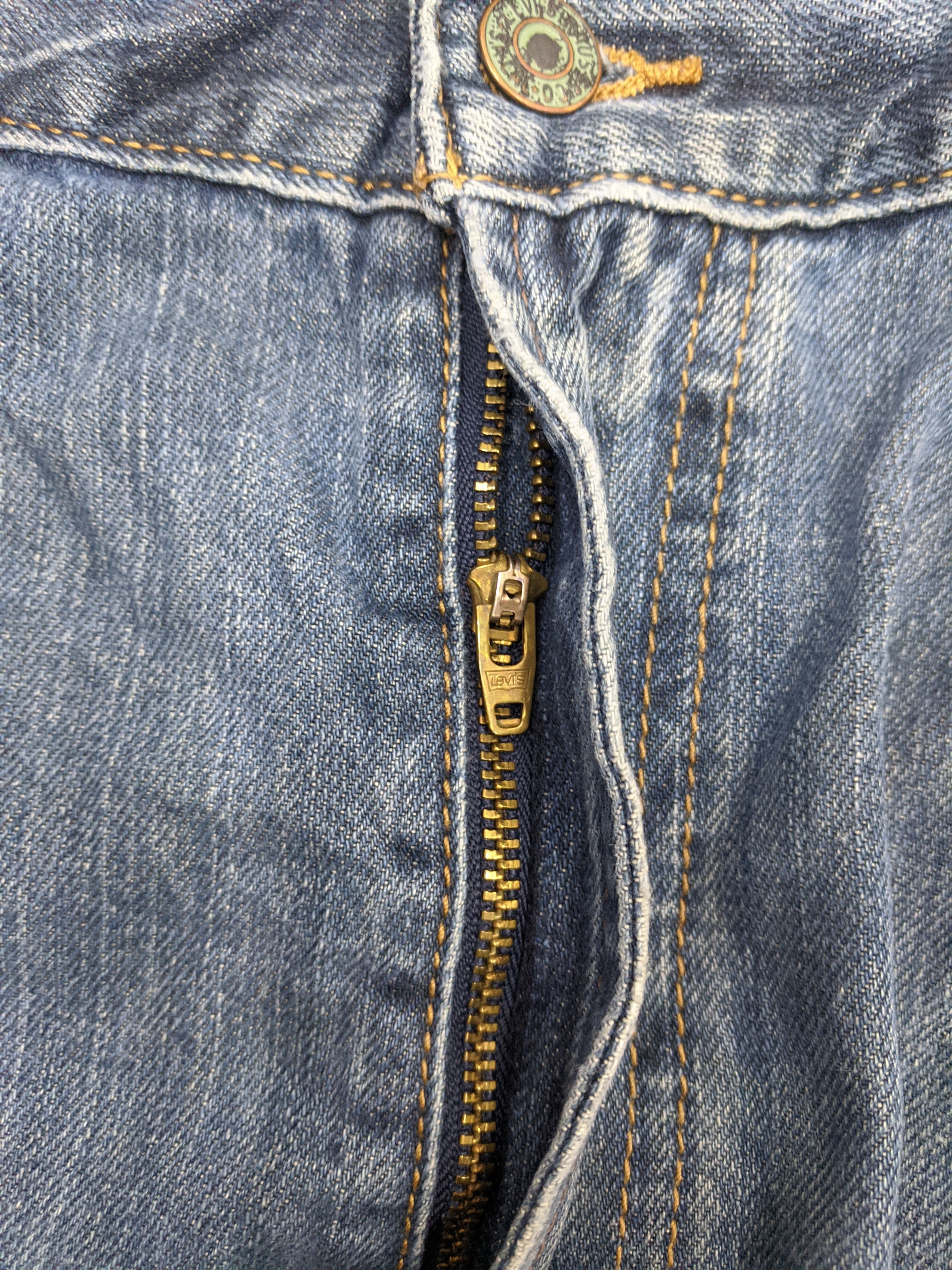 Levi's Vintage Levis 559 Jeans DP0905 Size US 35 - 11 Thumbnail