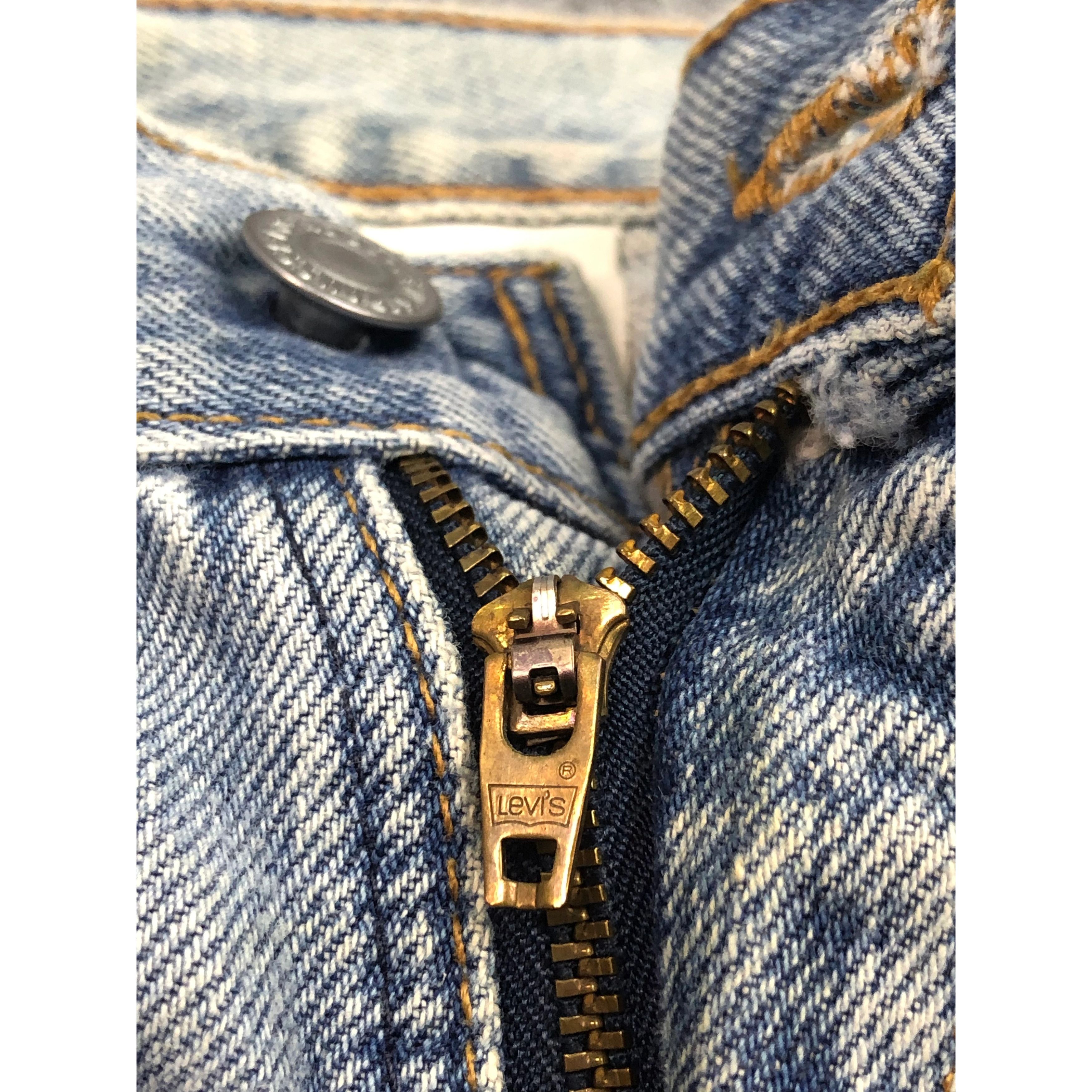 Levi's Vintage 90s Levis 550 Jeans Lightwash DP0418 Size US 36 / EU 52 - 7 Thumbnail