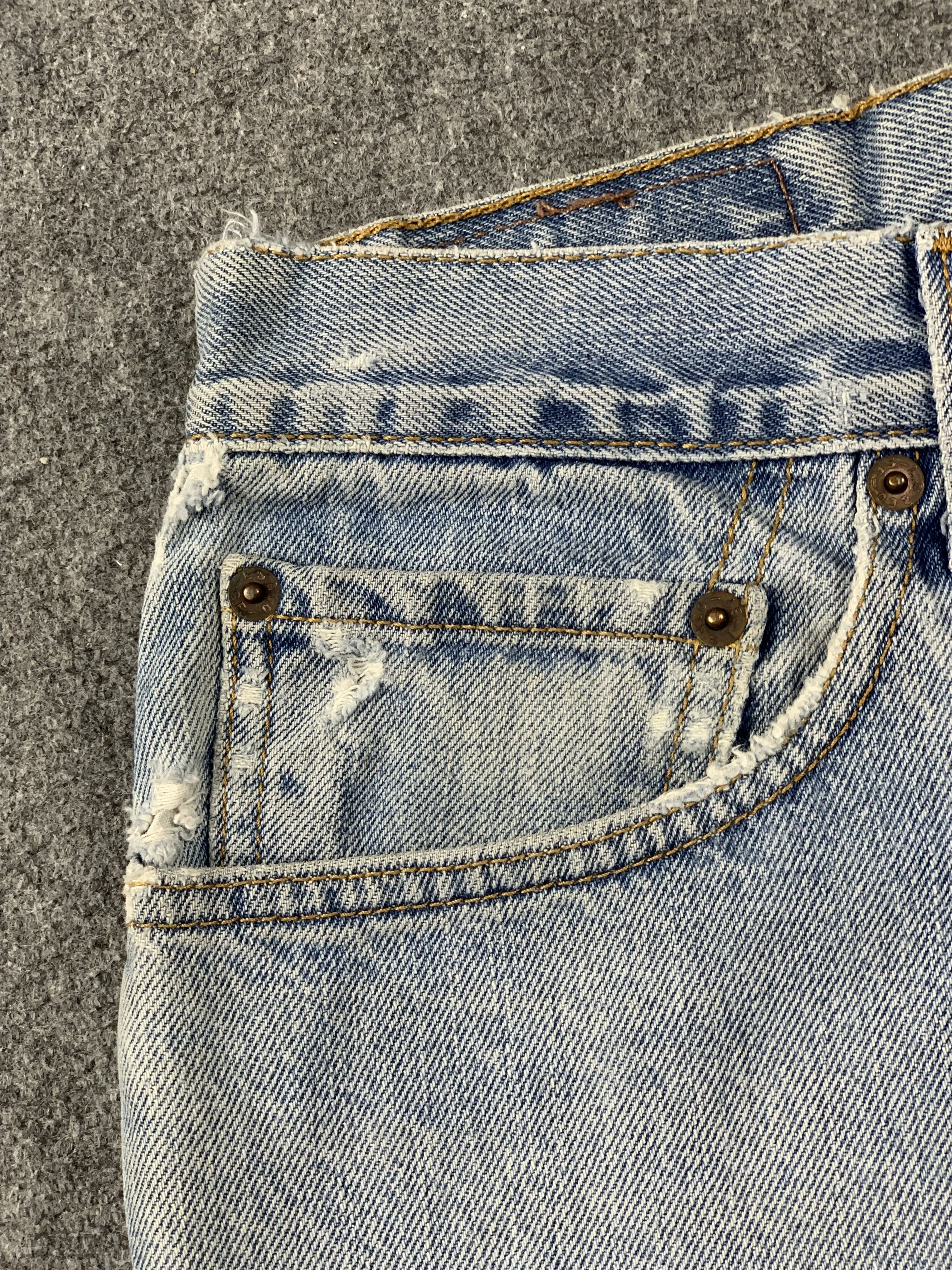Levi's Vintage Levis 560 Light Wash Jeans DP2114 Size US 32 / EU 48 - 10 Thumbnail
