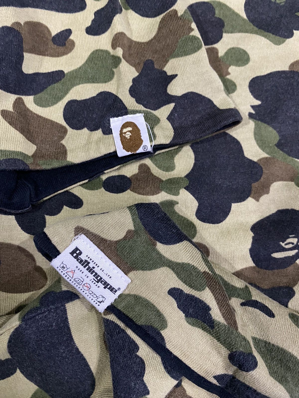 Bape vintage bape camo reversible tshirt Size US S / EU 44-46 / 1 - 5 Thumbnail