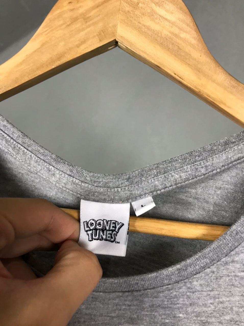 Vintage Looney Tunes Warner Bros vintage movie gray tee Size US L / EU 52-54 / 3 - 4 Thumbnail