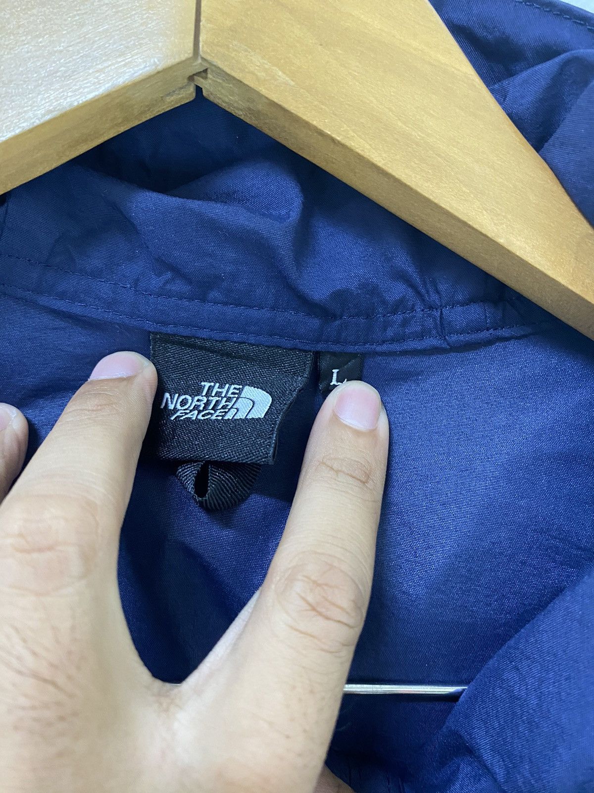 The North Face The North Face Zipper Jacket with Hoodies Design Size US L / EU 52-54 / 3 - 3 Thumbnail