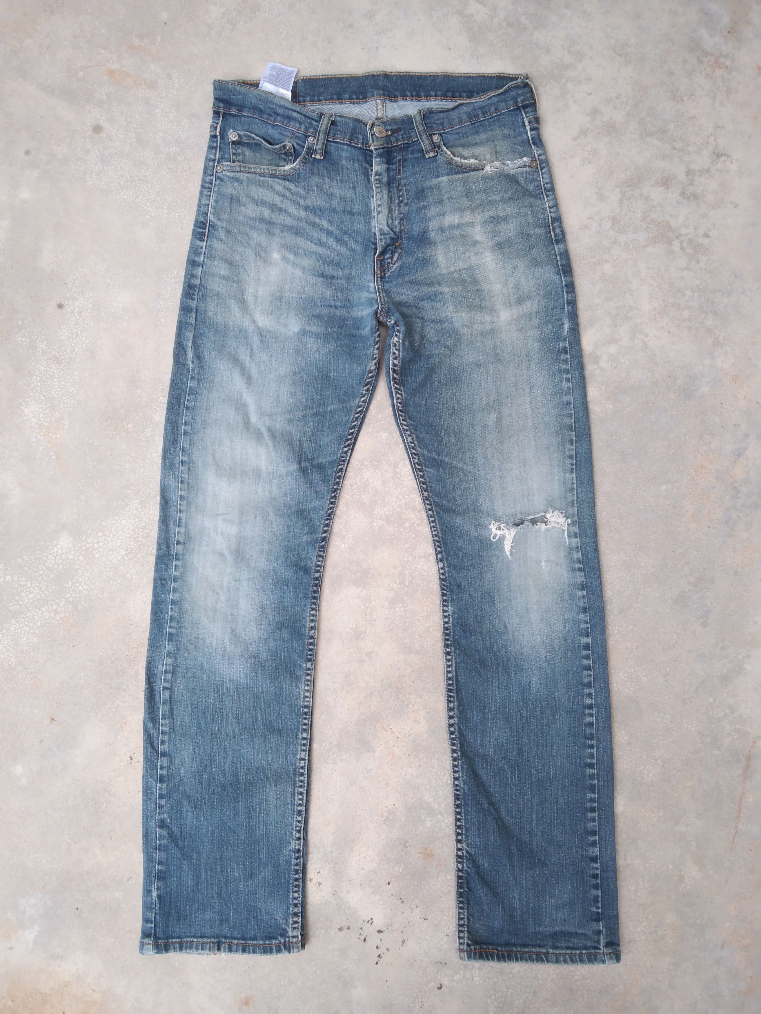 Jean × Levi's × Vintage Vintage Levis Jeans Faded Distressed Denim 31x30.5 Size US 31 - 1 Thumbnail