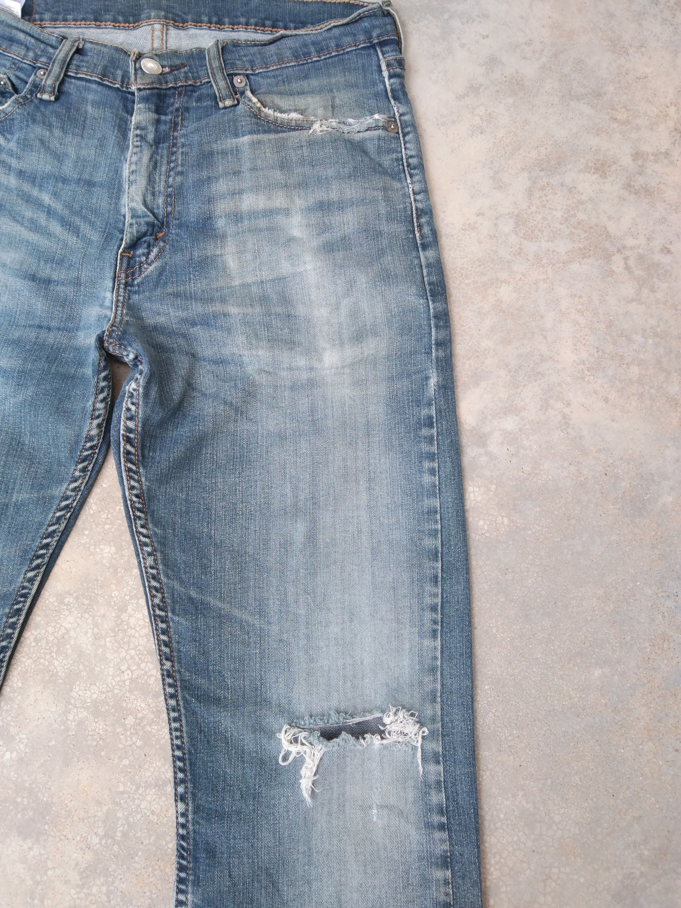 Jean × Levi's × Vintage Vintage Levis Jeans Faded Distressed Denim 31x30.5 Size US 31 - 6 Thumbnail