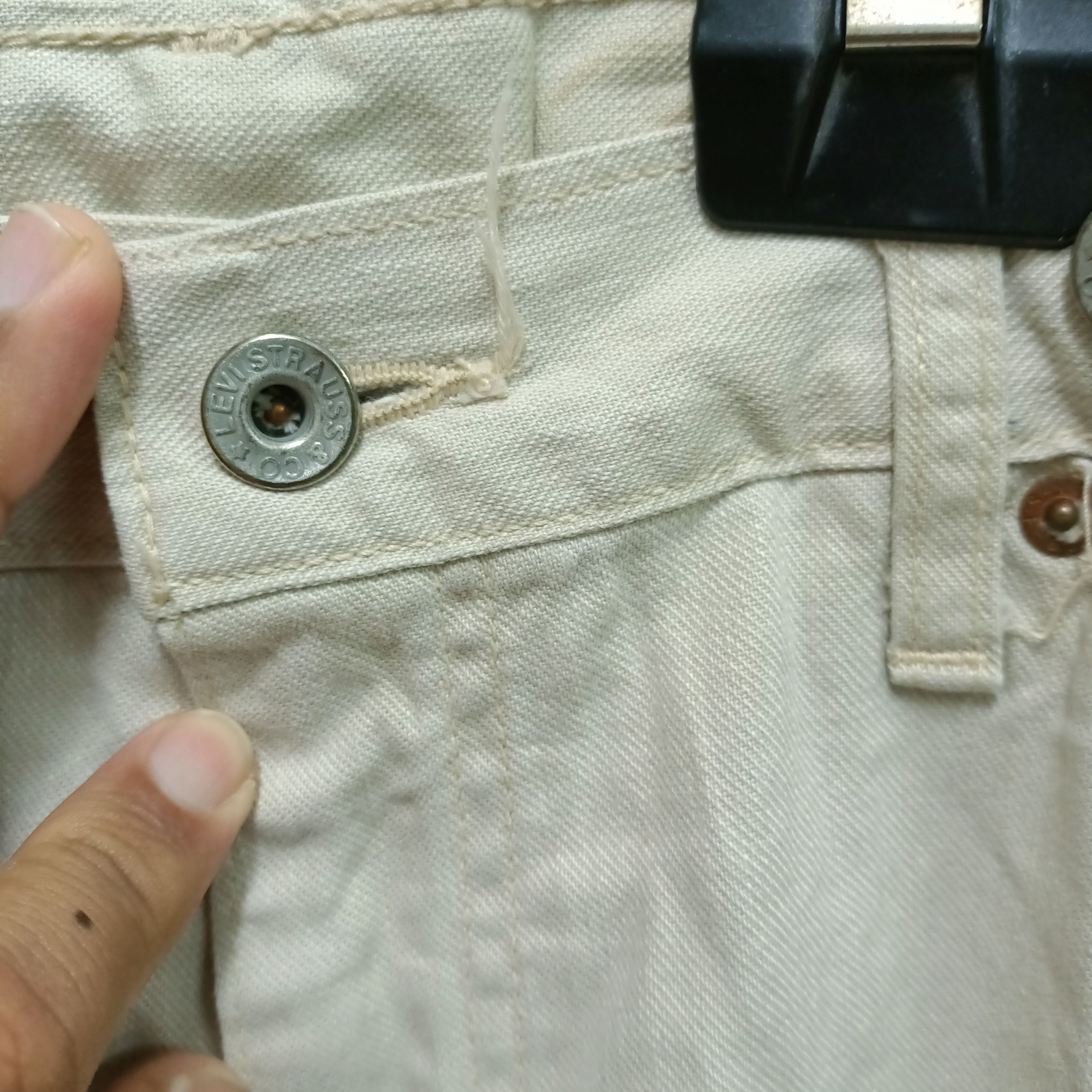 Levi's Vintage Reproduction Levis Buckle Back Button J22 Size US 37 - 7 Thumbnail