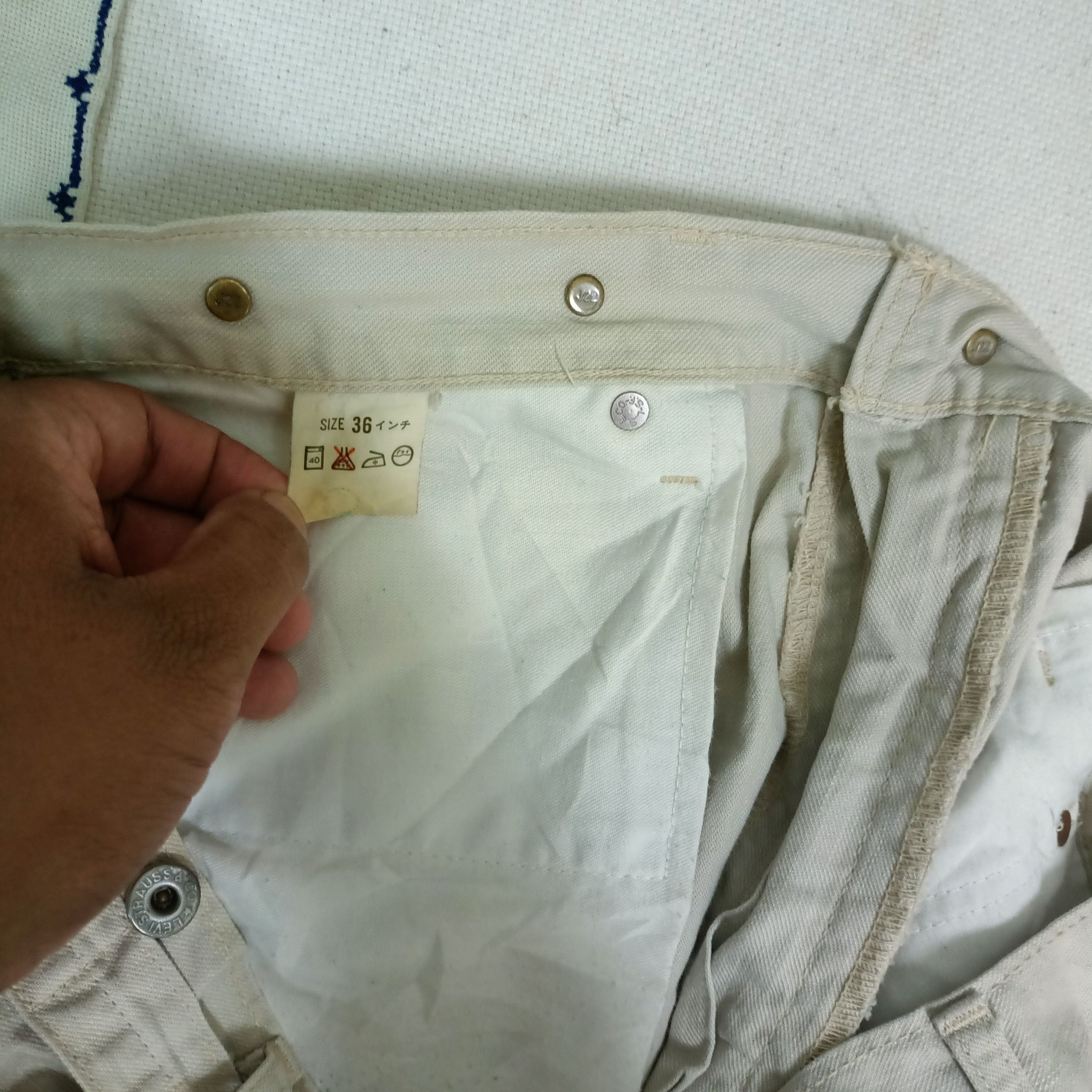 Levi's Vintage Reproduction Levis Buckle Back Button J22 Size US 37 - 12 Thumbnail