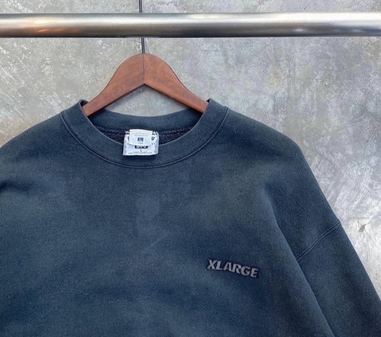 Vintage Vintage Early 90s XLarge Embossed Logo Crewneck Size US L / EU 52-54 / 3 - 1 Thumbnail