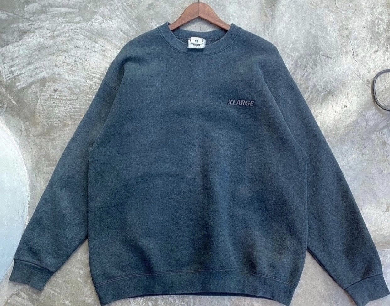 Vintage Vintage Early 90s XLarge Embossed Logo Crewneck Size US L / EU 52-54 / 3 - 2 Thumbnail