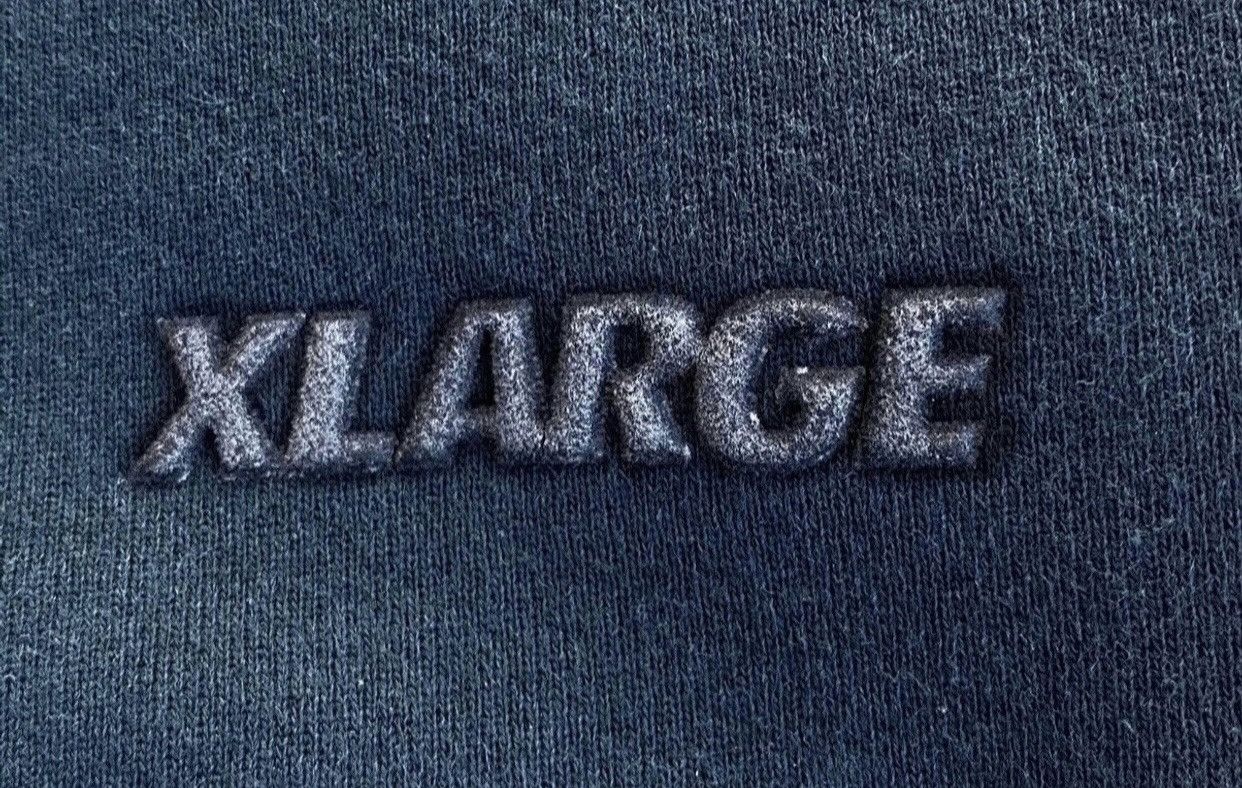 Vintage Vintage Early 90s XLarge Embossed Logo Crewneck Size US L / EU 52-54 / 3 - 3 Thumbnail