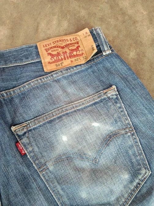 Levi's Vintage Levi's 501 Faded Blue Distressed Jeans 34x32 Size US 34 / EU 50 - 4 Thumbnail