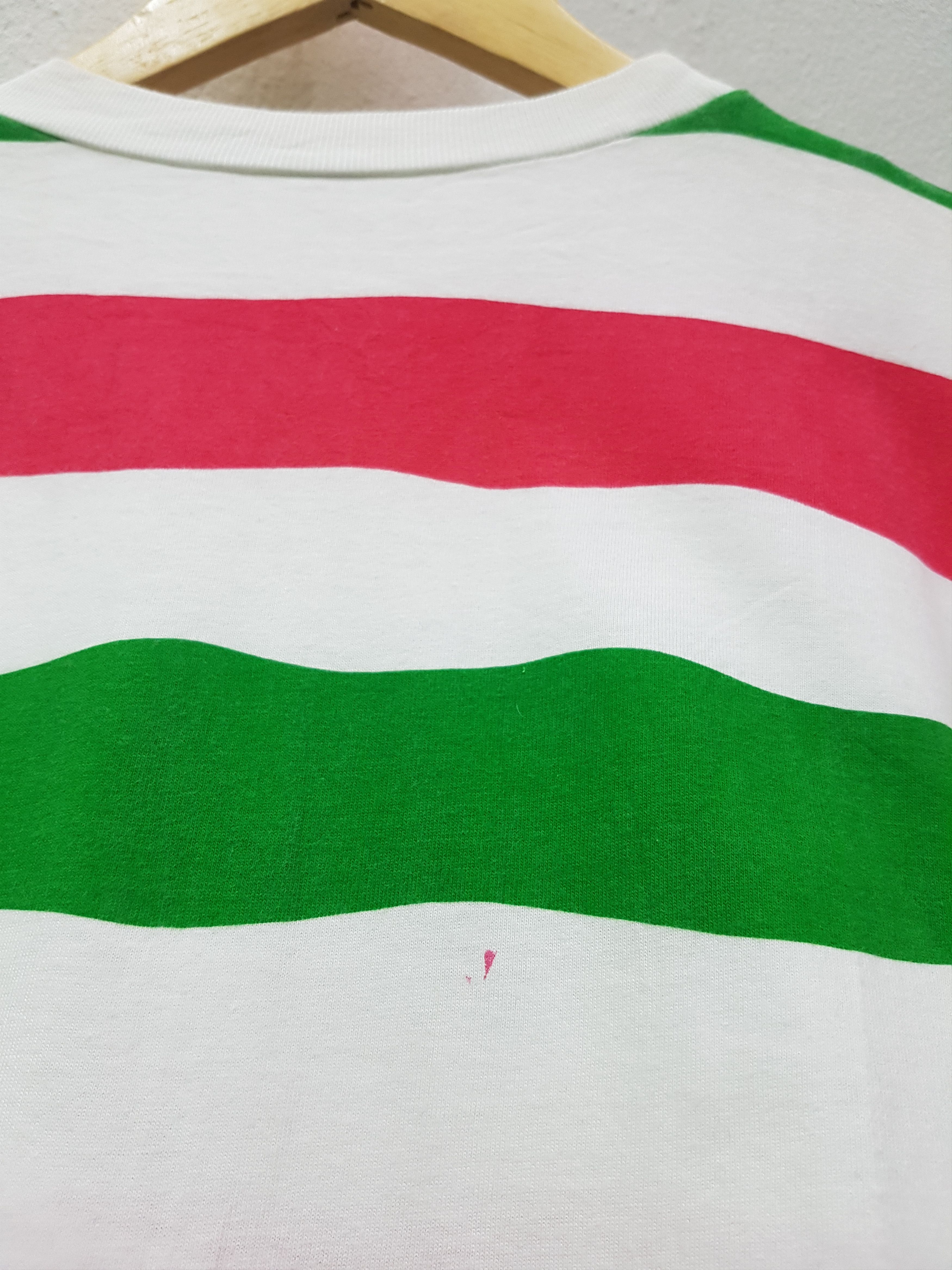 Vintage Vintage Poco Loco Club Cancun Multicolour Stripe T-shirts Size US L / EU 52-54 / 3 - 5 Thumbnail