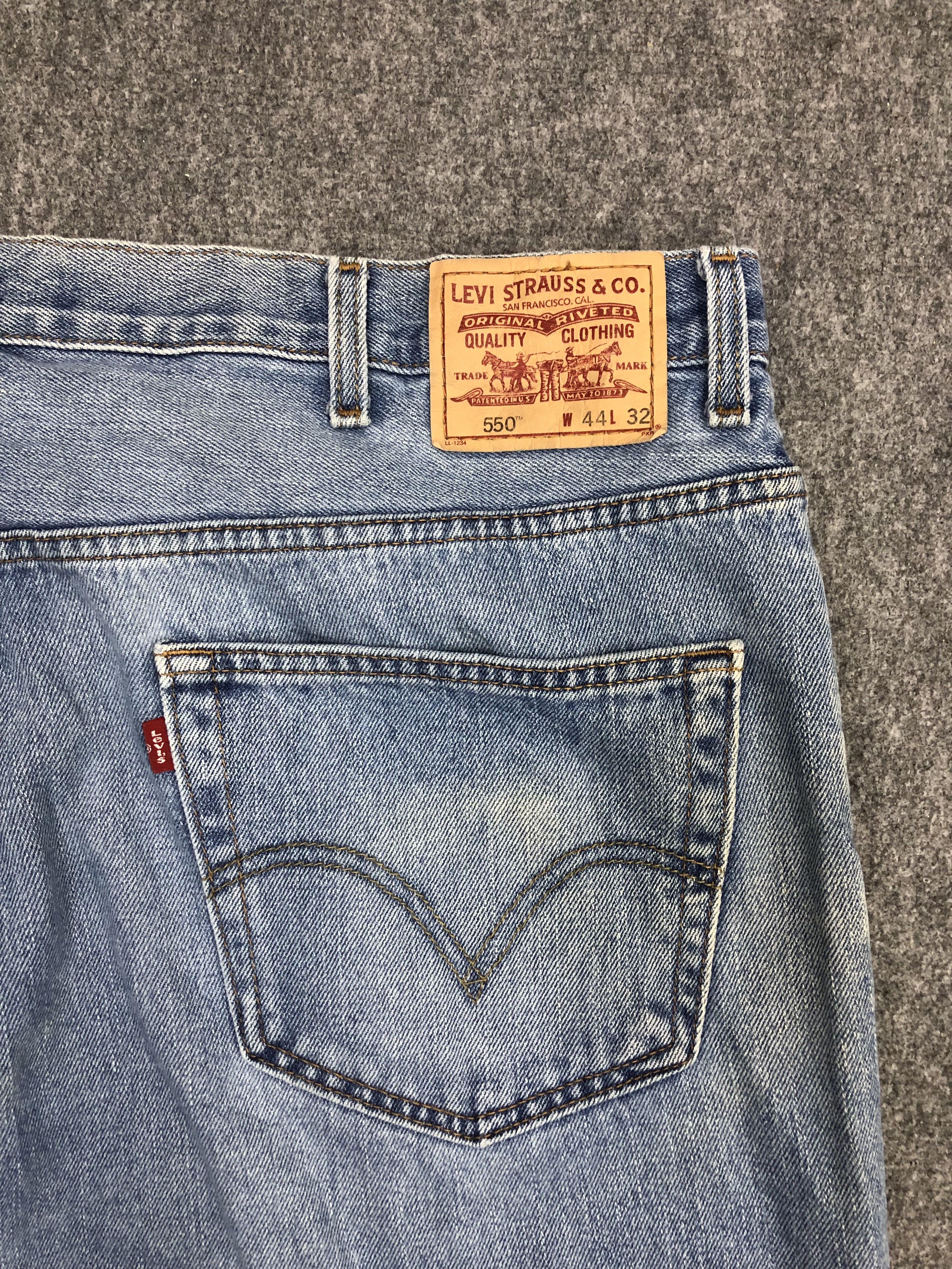 Levi's Vintage Levis 550 Light Wash Jeans DP0935 Size US 43 - 12 Thumbnail