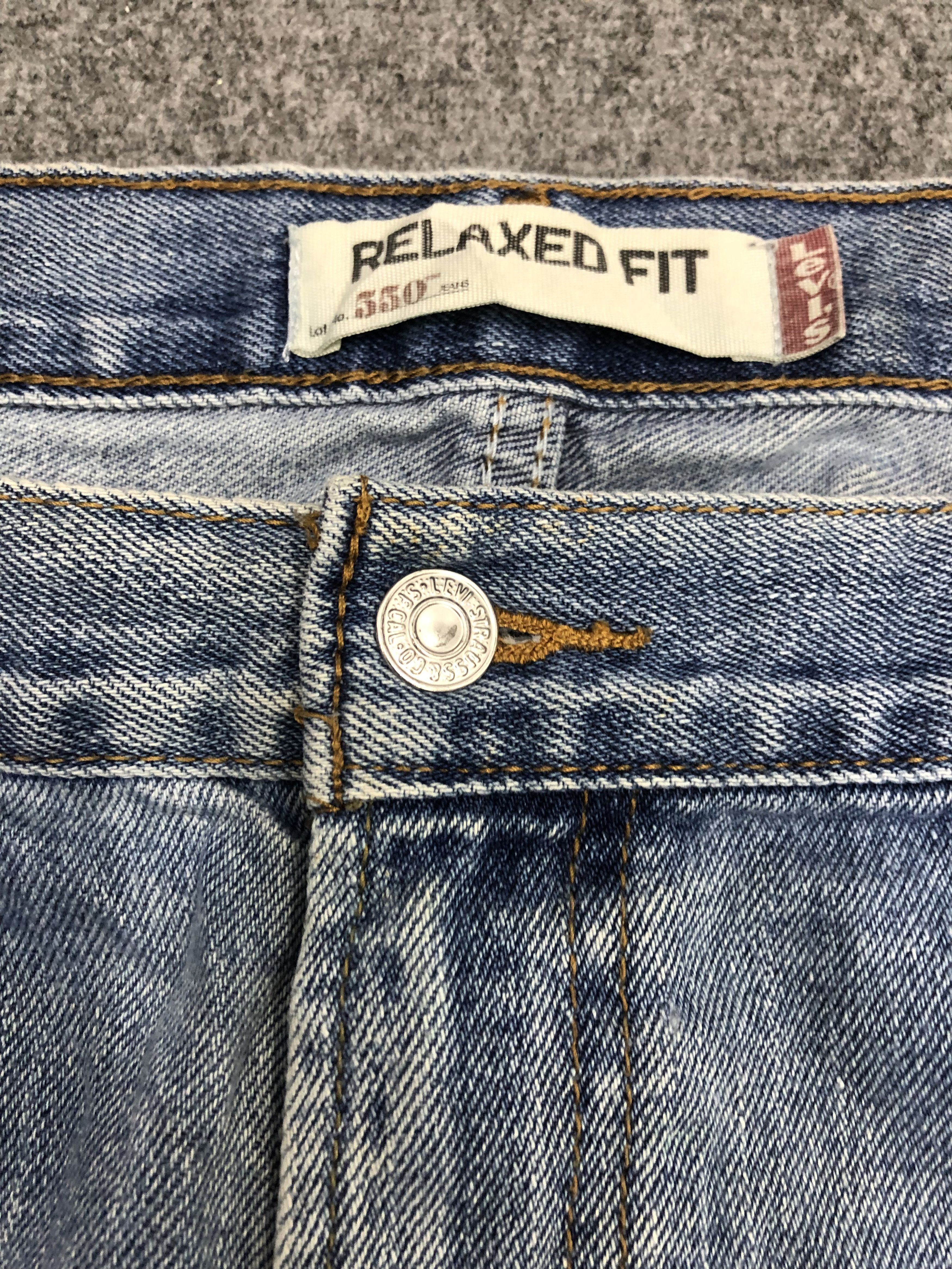Levi's Vintage Levis 550 Light Wash Jeans DP0935 Size US 43 - 10 Thumbnail