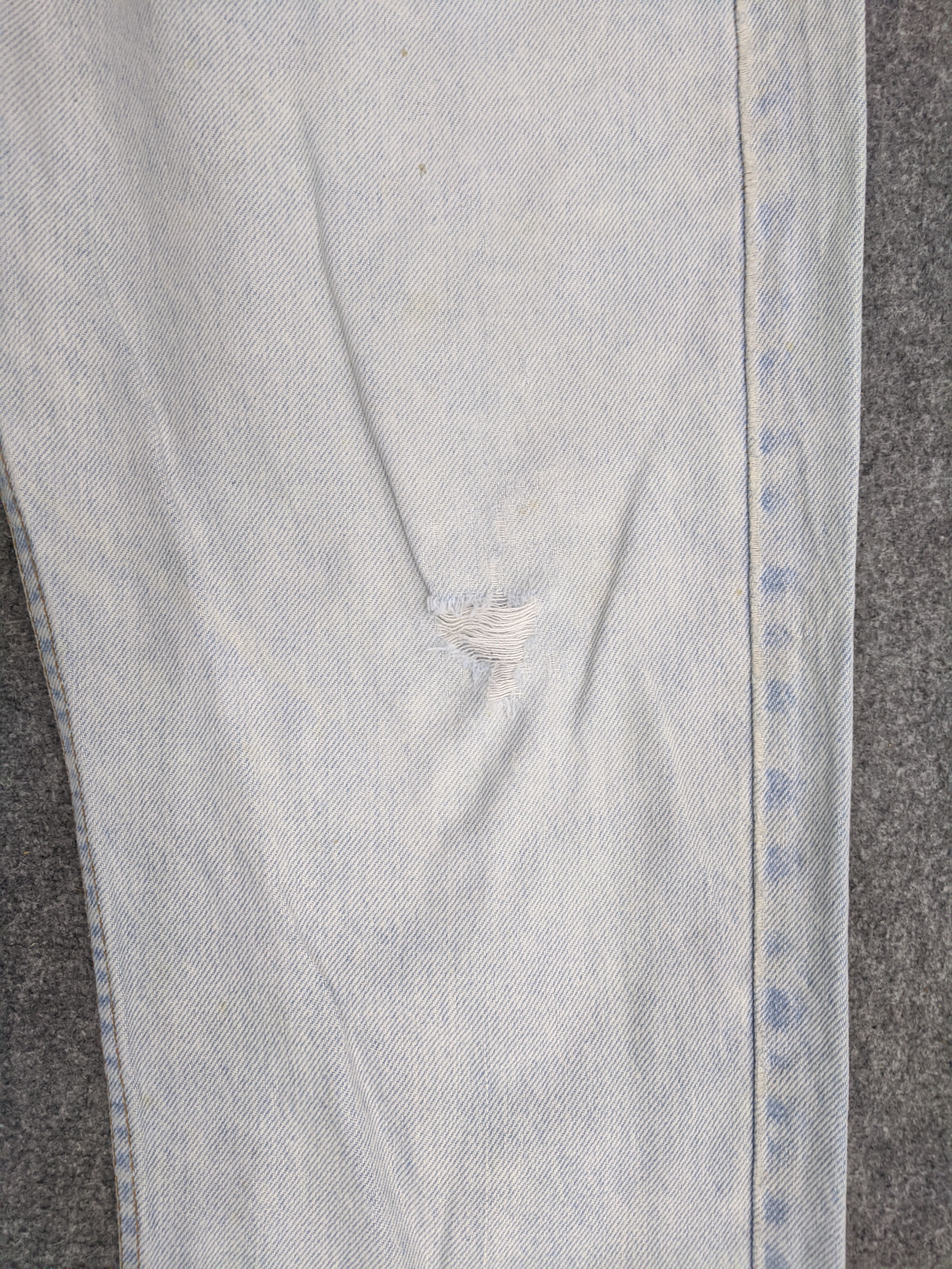 Levi's Vintage Levis 505 Jeans DP0928 Size US 35 - 12 Thumbnail