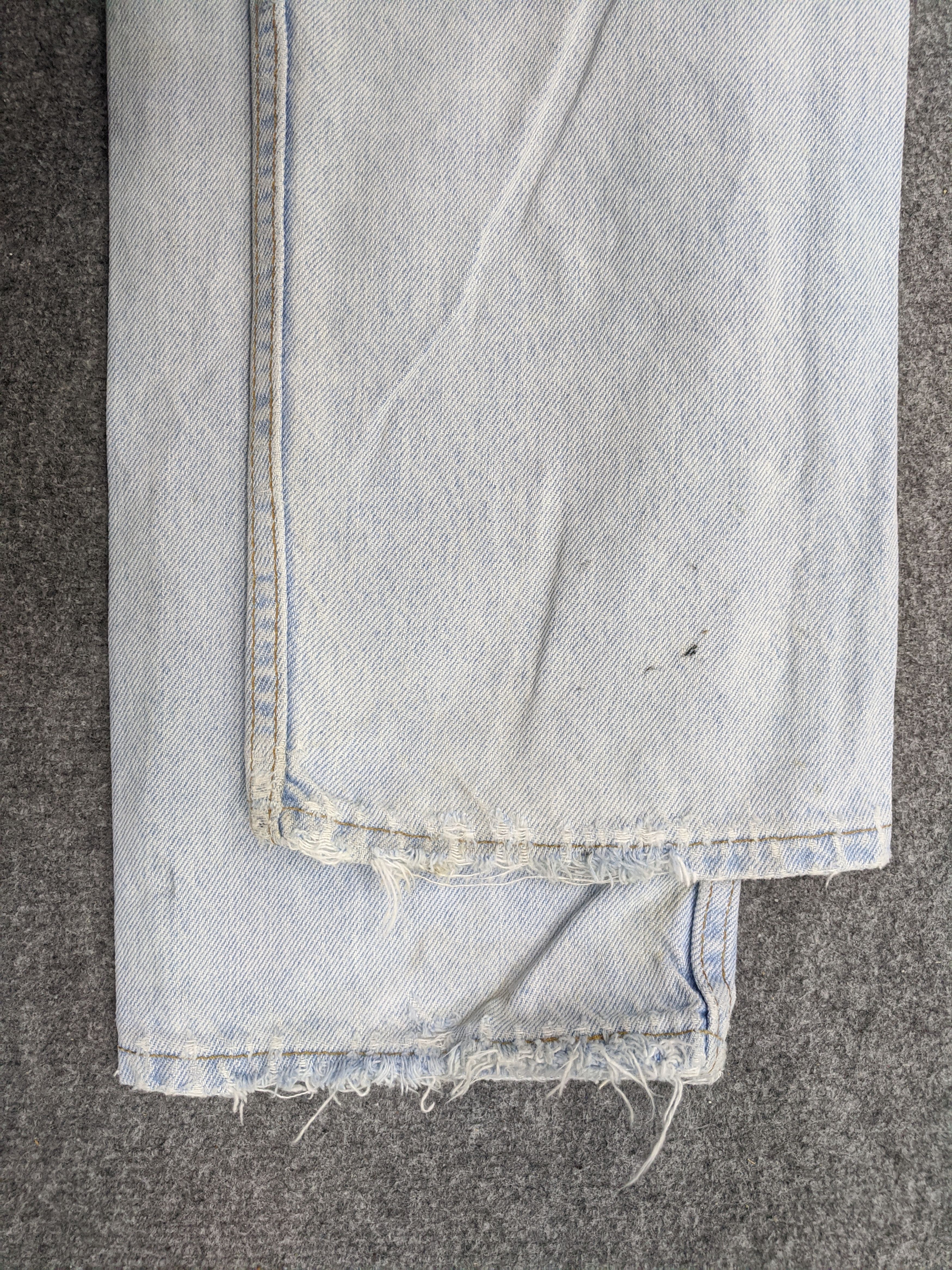 Levi's Vintage Levis 505 Jeans DP0928 Size US 35 - 18 Thumbnail