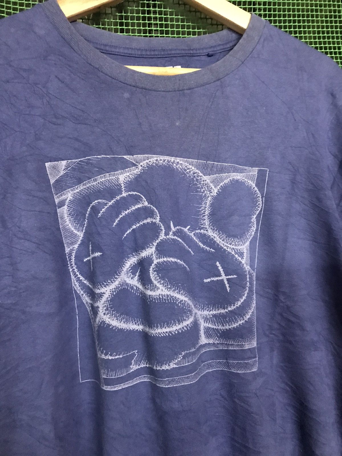 Uniqlo Uniqlo X Kaws Tshirt Short Sleeve Pullover Size US M / EU 48-50 / 2 - 3 Thumbnail