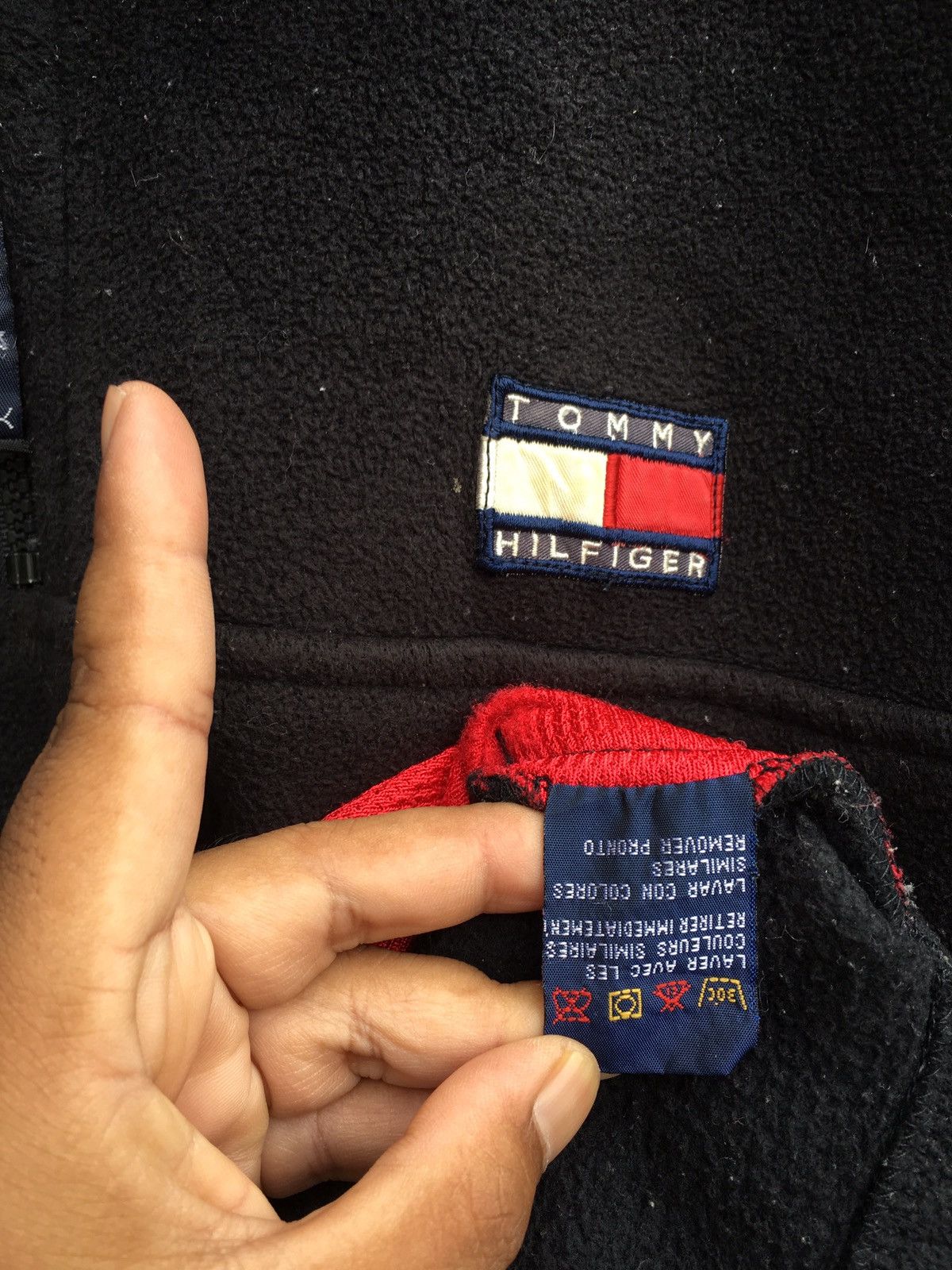 Tommy Hilfiger Vintage Tommy Hilfiger Fleece Sweater Size US L / EU 52-54 / 3 - 9 Thumbnail