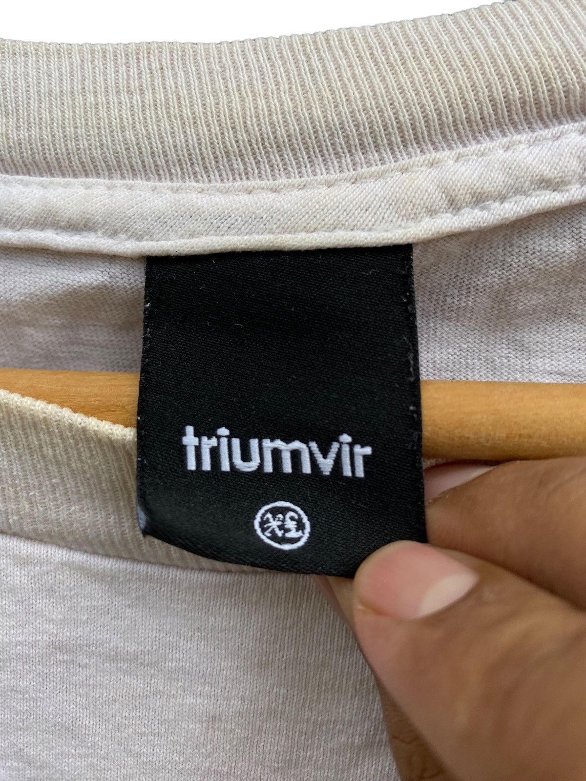 Triumvir Truimvir Sexy Girl Short Sleeve Shirt Size US XL / EU 56 / 4 - 8 Thumbnail