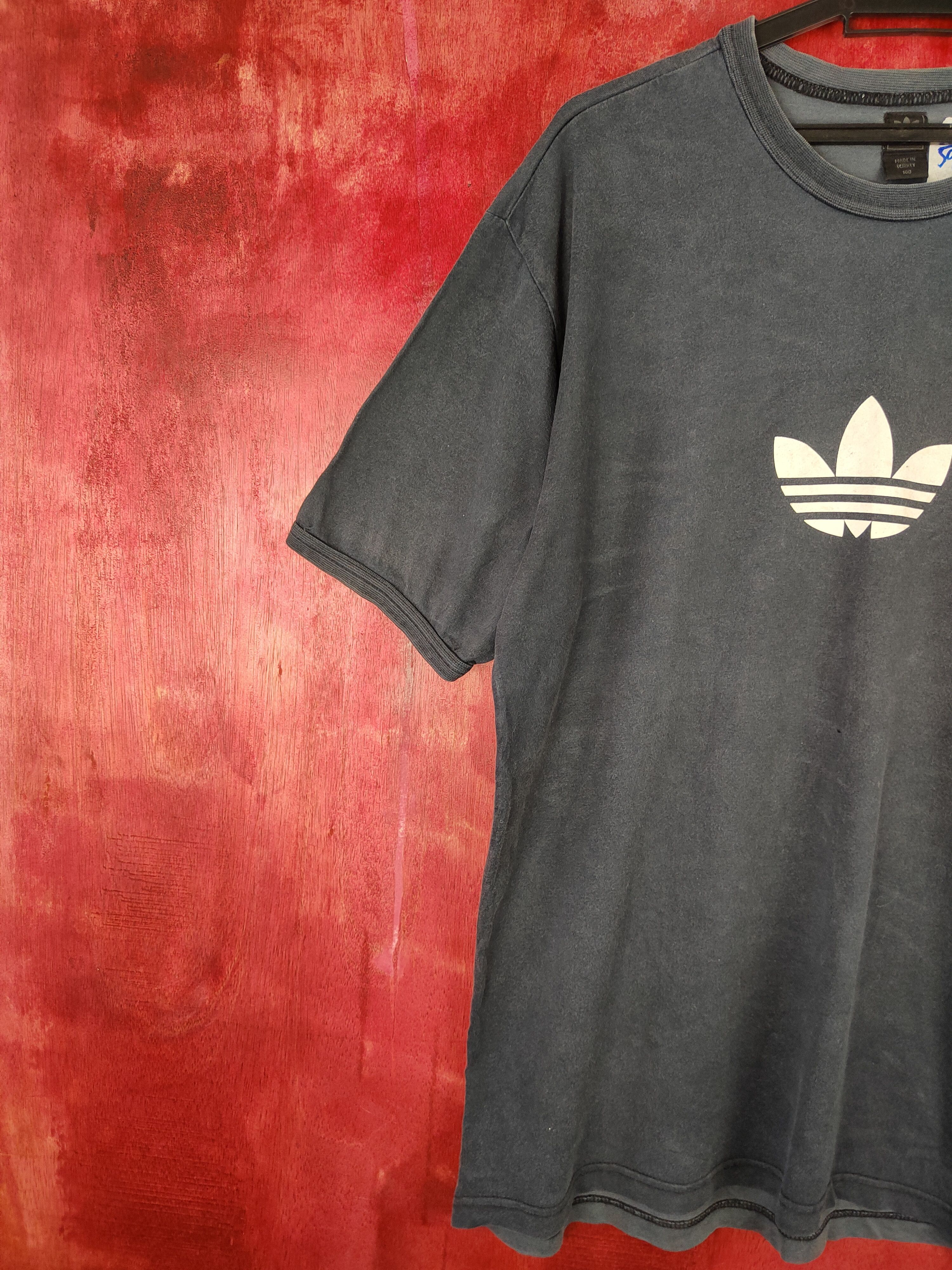Adidas Adidas vintage faded Short Sleeve T-shirt #5911 Size US L / EU 52-54 / 3 - 3 Thumbnail