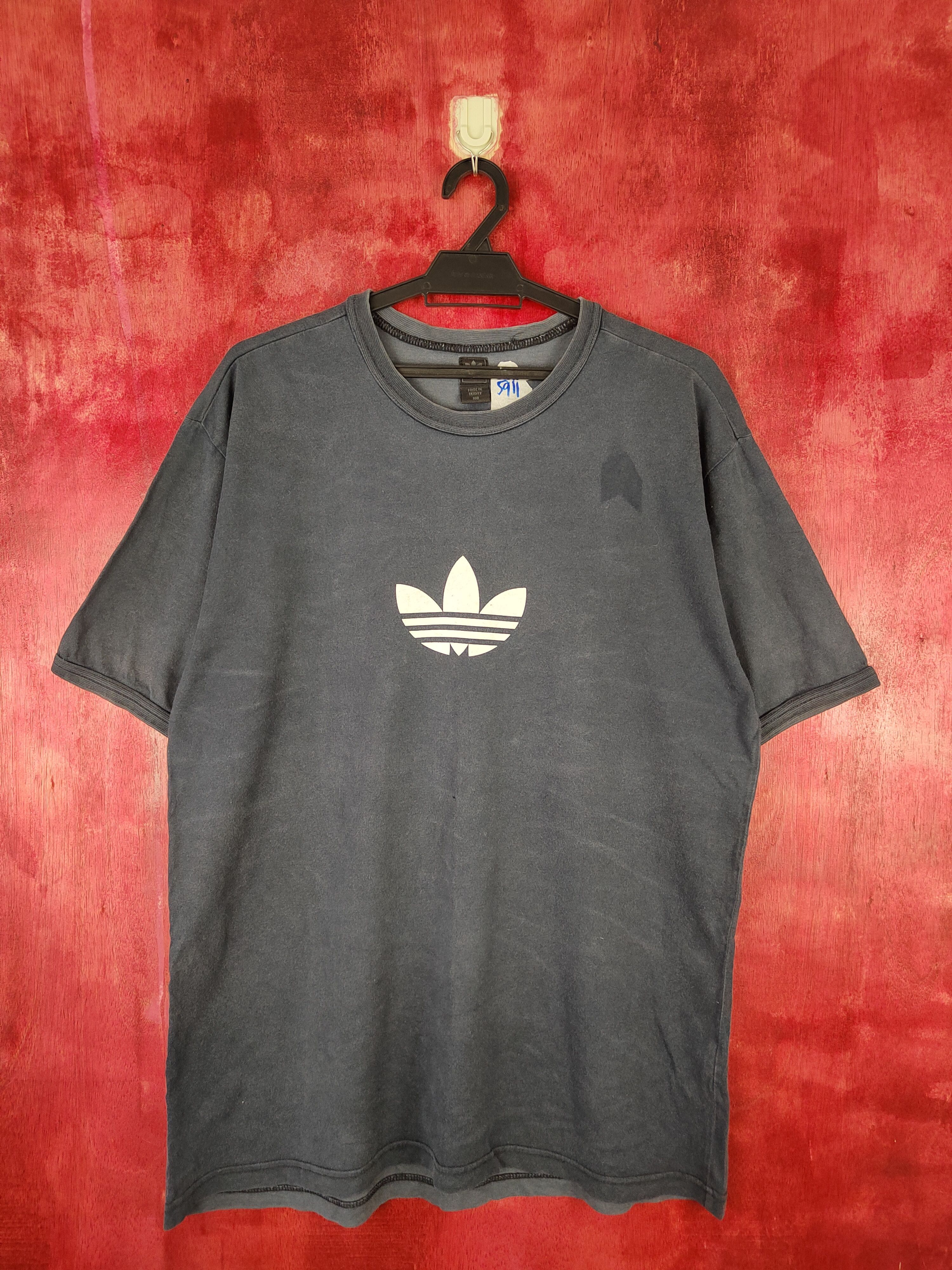 Adidas Adidas vintage faded Short Sleeve T-shirt #5911 Size US L / EU 52-54 / 3 - 1 Thumbnail