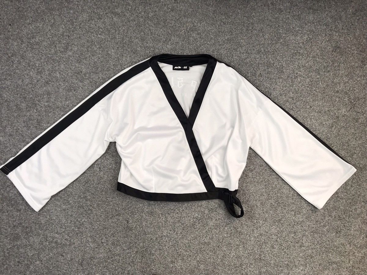 H&M Ace Tee X H&M kimono Size M / US 6-8 / IT 42-44 - 3 Thumbnail
