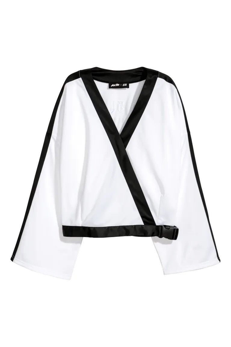 H&M Ace Tee X H&M kimono Size M / US 6-8 / IT 42-44 - 1 Thumbnail