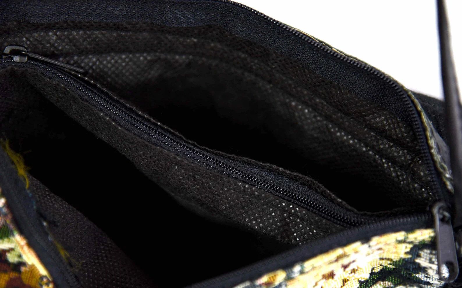 Leather × Other × Vintage Floral Tapestry Faux Leather Shoulder Bag Purse Crossbody Size ONE SIZE - 7 Thumbnail