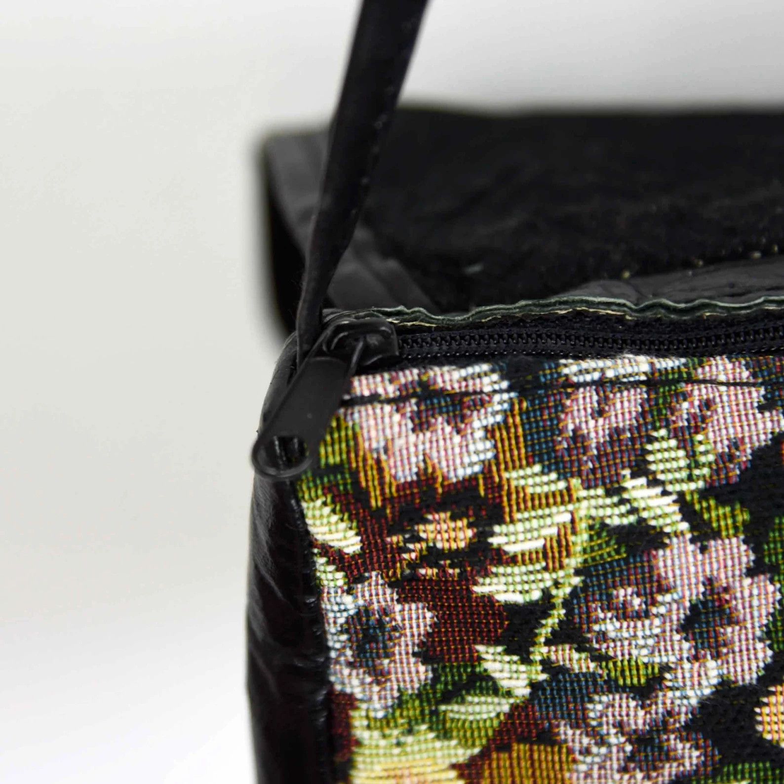 Leather × Other × Vintage Floral Tapestry Faux Leather Shoulder Bag Purse Crossbody Size ONE SIZE - 6 Thumbnail