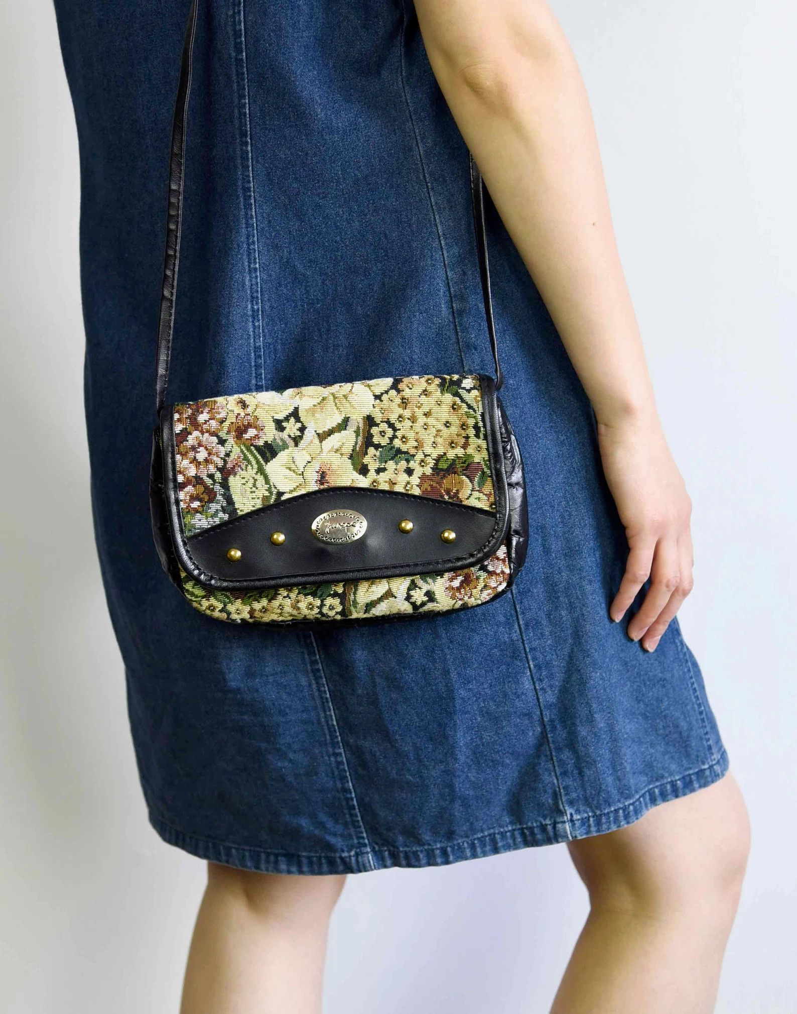 Leather × Other × Vintage Floral Tapestry Faux Leather Shoulder Bag Purse Crossbody Size ONE SIZE - 1 Thumbnail