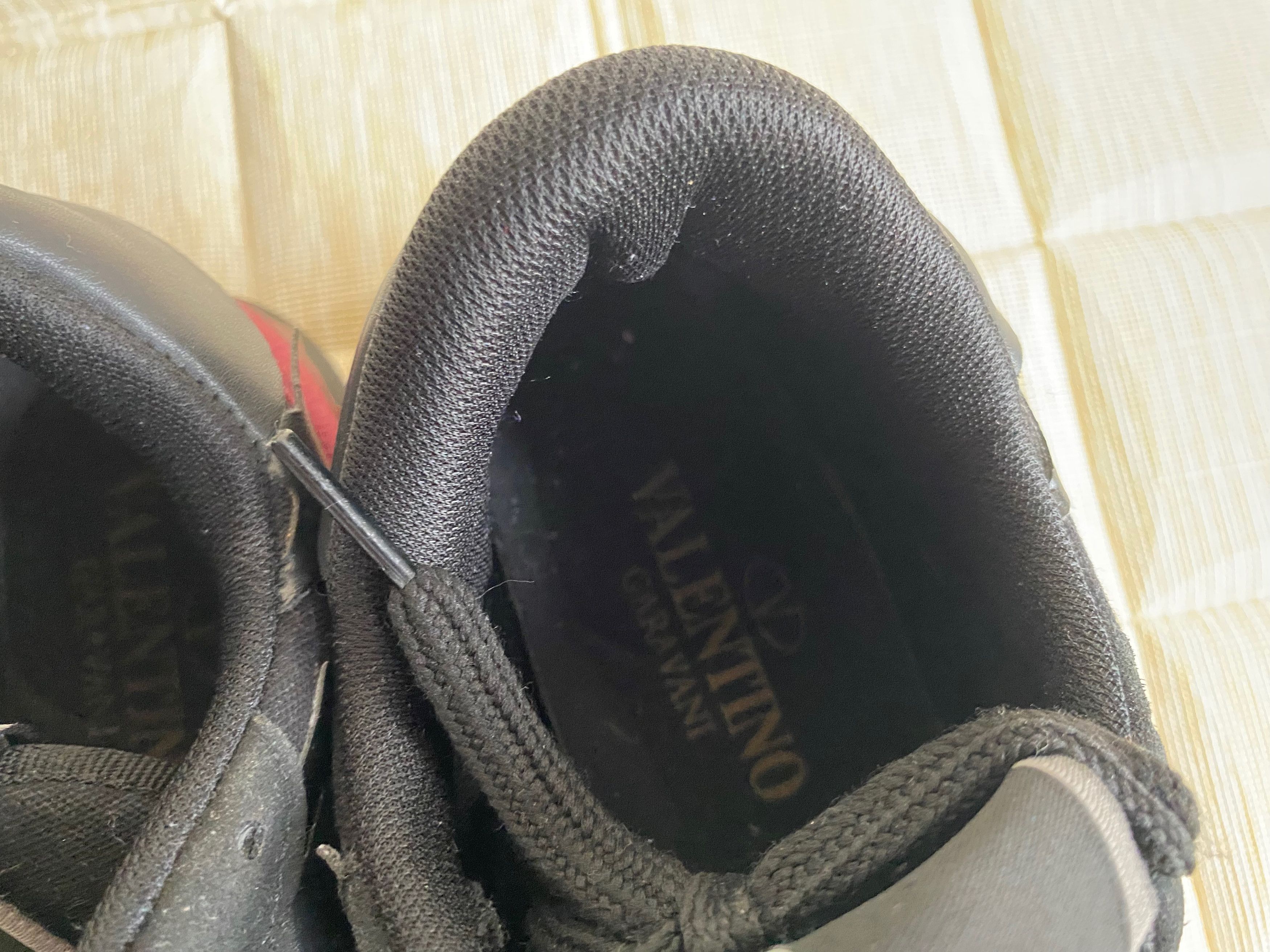 Valentino Valentino Garavani Rockrunner Star Stud Buffed Low Sneaker Size US 7 / EU 40 - 10 Thumbnail