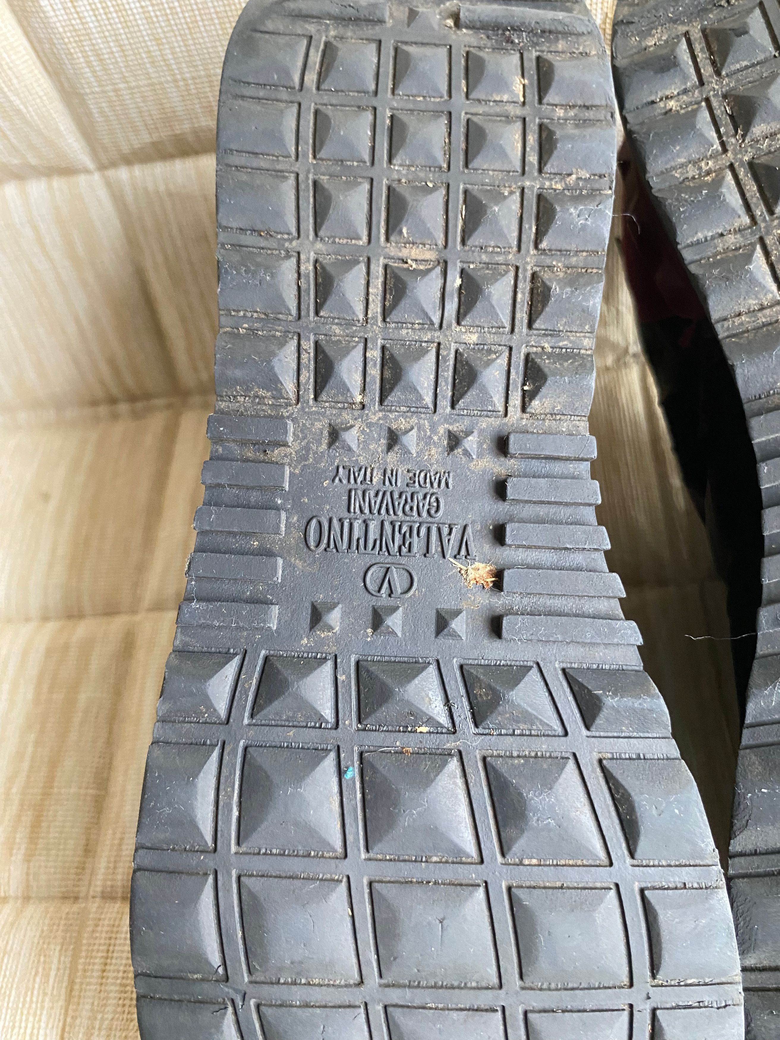 Valentino Valentino Garavani Rockrunner Star Stud Buffed Low Sneaker Size US 7 / EU 40 - 7 Thumbnail