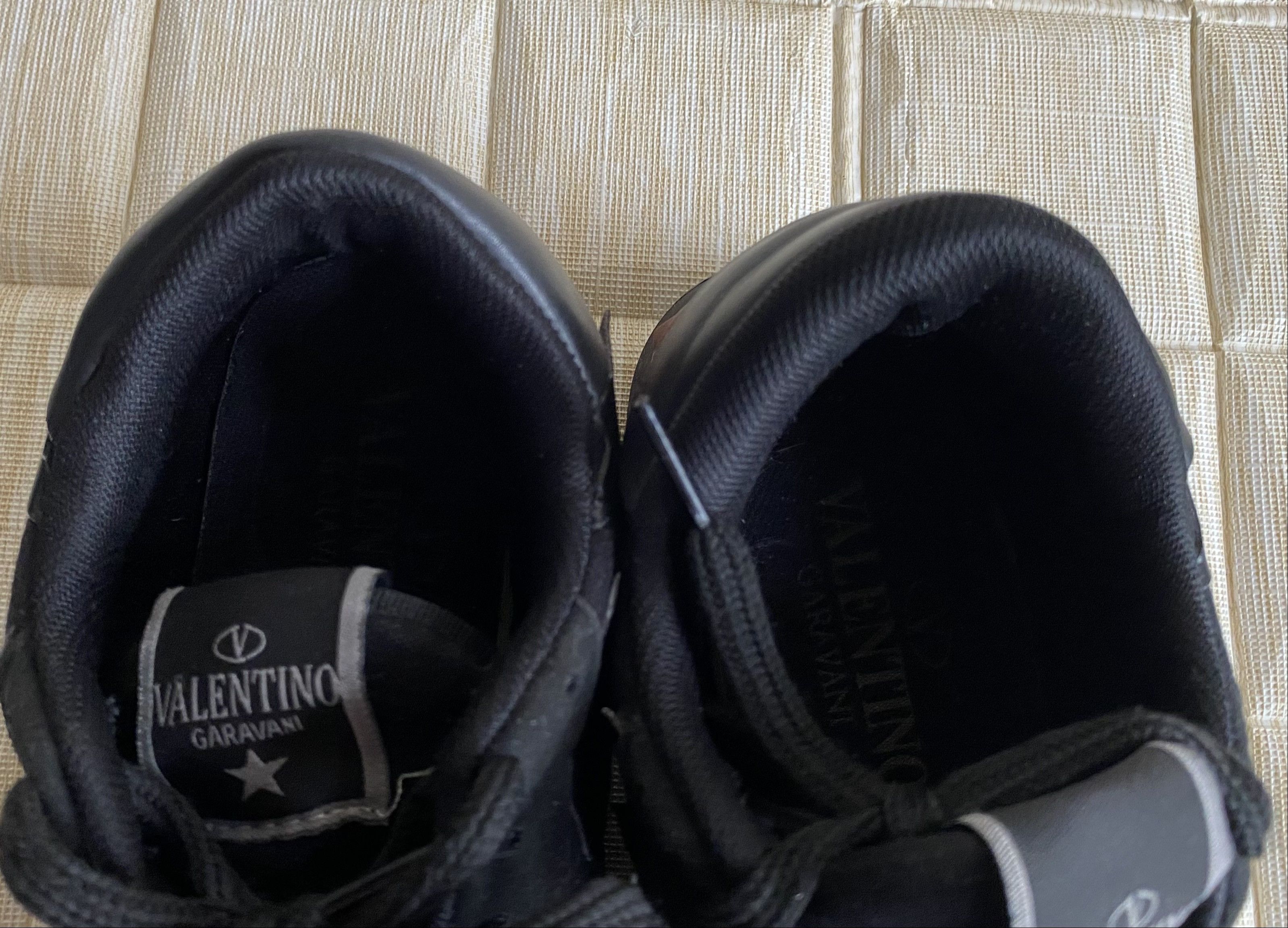 Valentino Valentino Garavani Rockrunner Star Stud Buffed Low Sneaker Size US 7 / EU 40 - 9 Thumbnail
