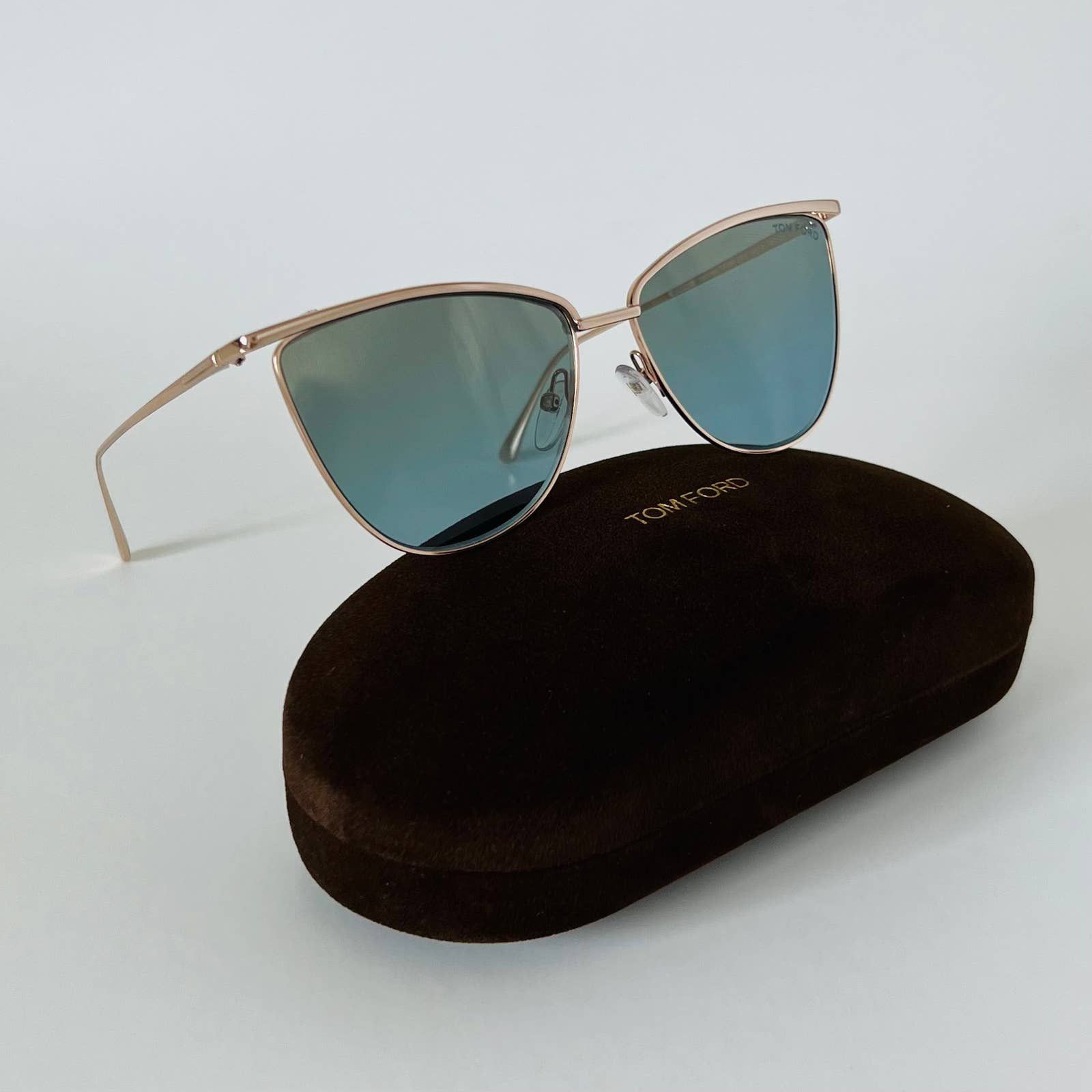 TOM FORD Veronica Sunglasses TF684 28W