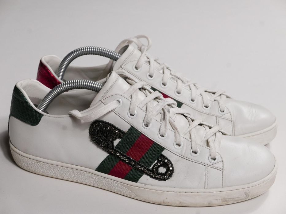 Gucci safety hot sale pin sneakers