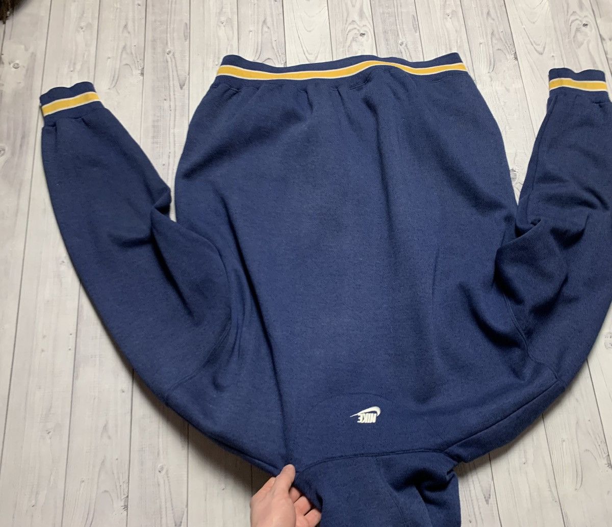 Nike × Vintage Vintage Hoodie Nike Big logo swoosh size L/XL Size US XL / EU 56 / 4 - 6 Thumbnail