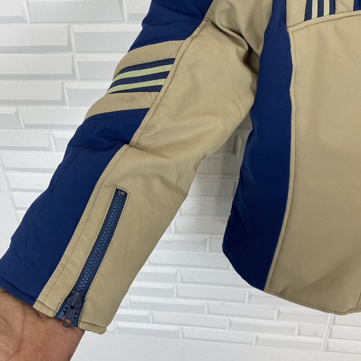 Adidas Vintage Adidas Ski light jacket Size US M / EU 48-50 / 2 - 13 Thumbnail