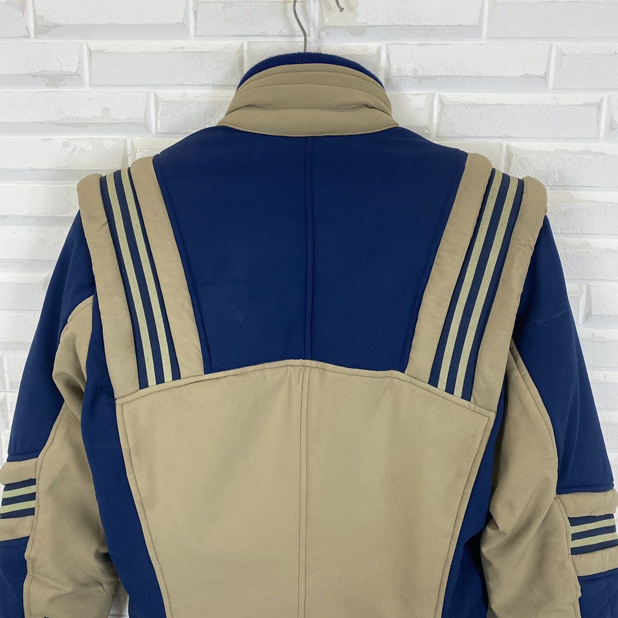 Adidas Vintage Adidas Ski light jacket Size US M / EU 48-50 / 2 - 12 Thumbnail