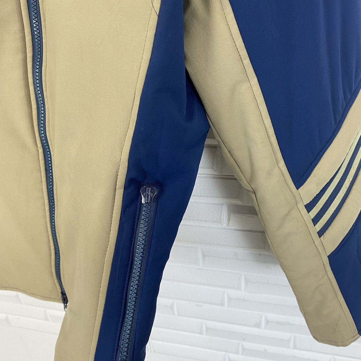 Adidas Vintage Adidas Ski light jacket Size US M / EU 48-50 / 2 - 9 Thumbnail