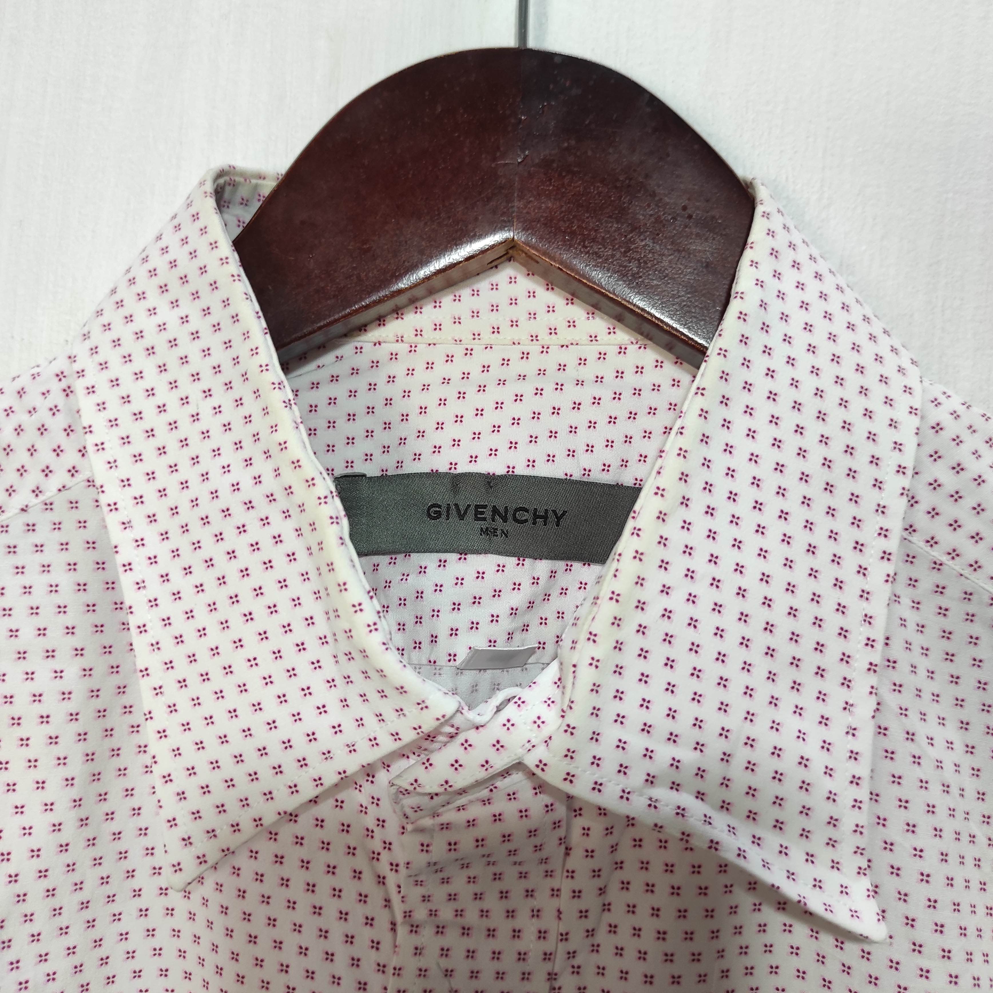 Givenchy Givenchy Men Shirt button up polkadot Size US M / EU 48-50 / 2 - 5 Thumbnail