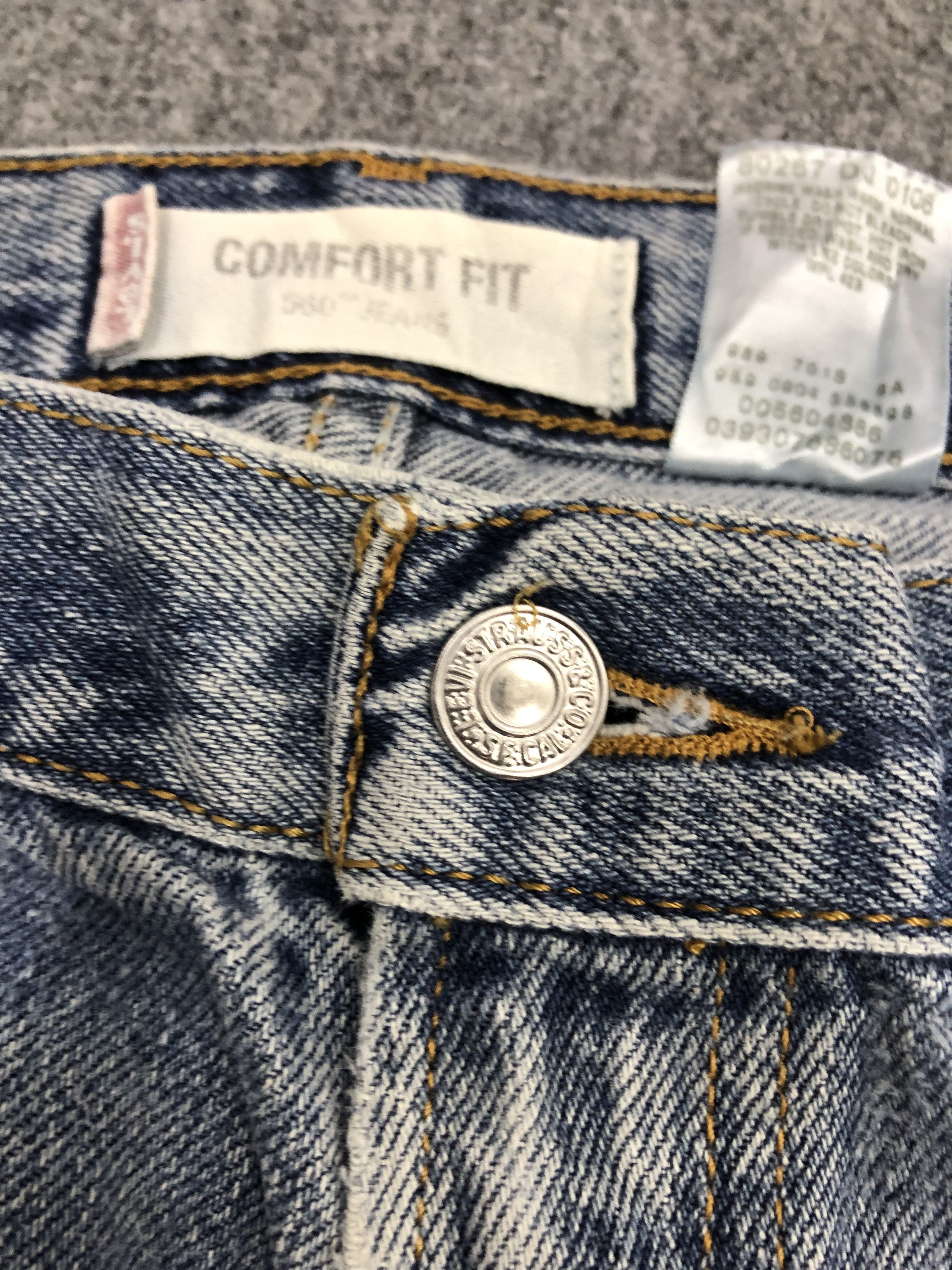 Levi's Vintage Levis 560 Jeans DP0962 Size US 35 - 10 Thumbnail