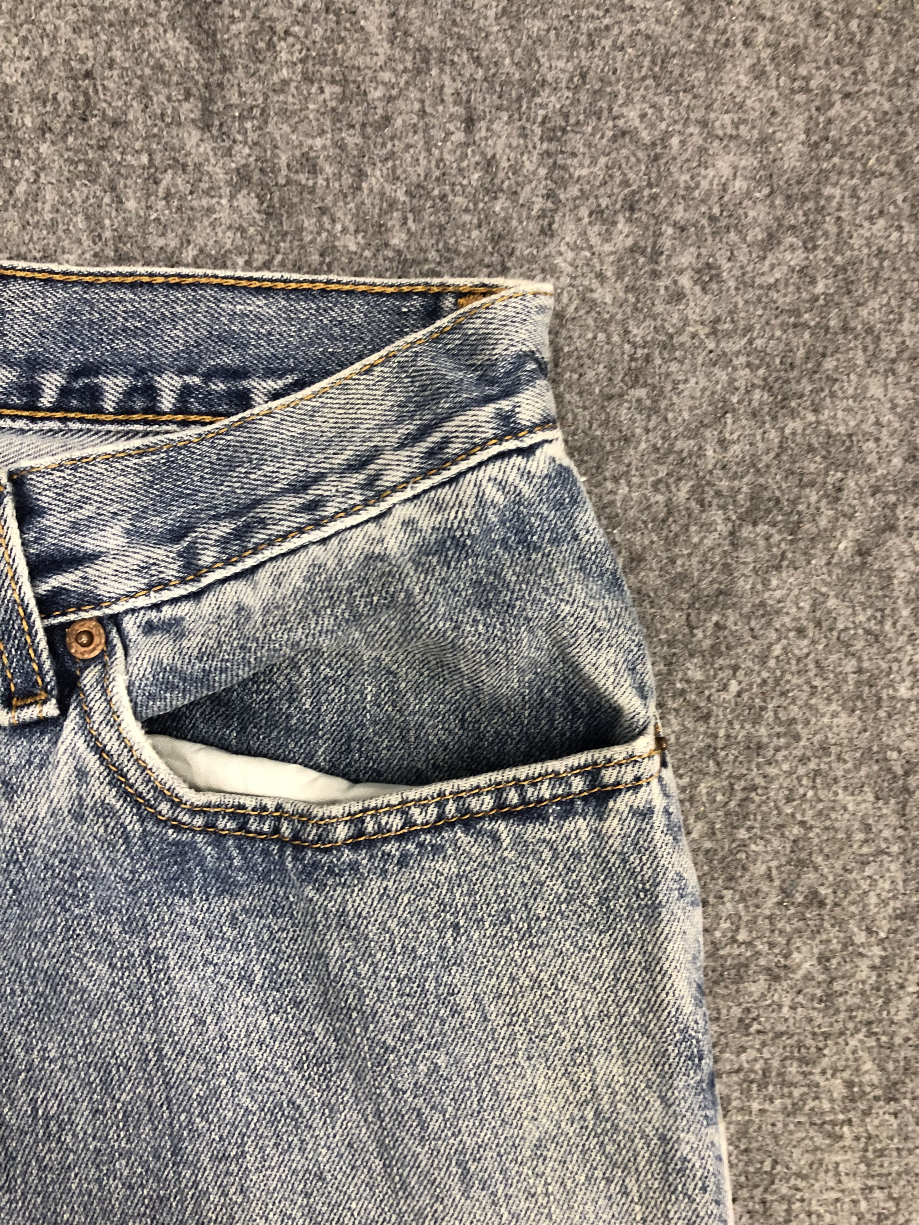 Levi's Vintage Levis 560 Jeans DP0962 Size US 35 - 8 Thumbnail