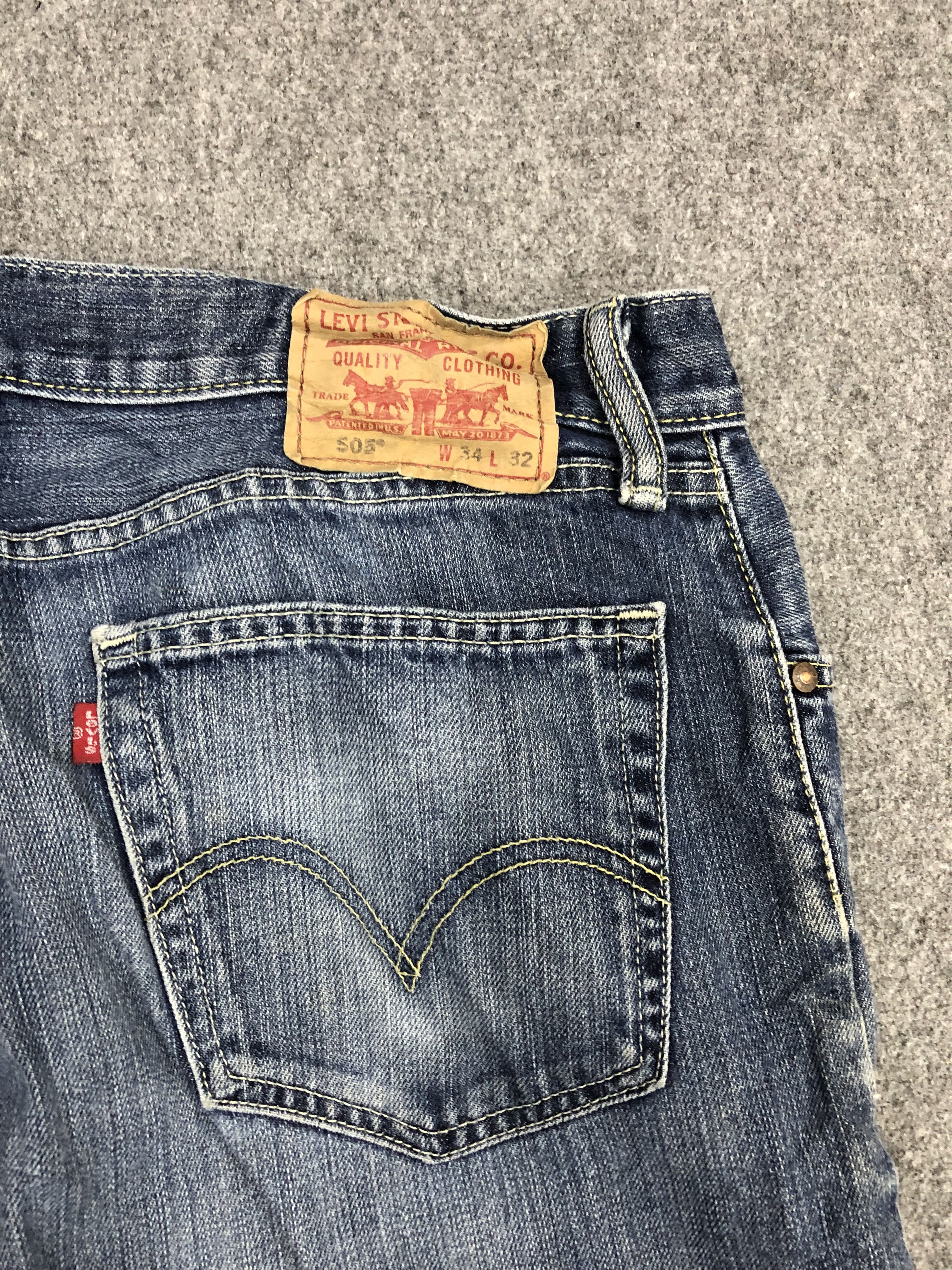 Levi's Vintage Levis 505 Jeans DP0958 Size US 35 - 14 Thumbnail