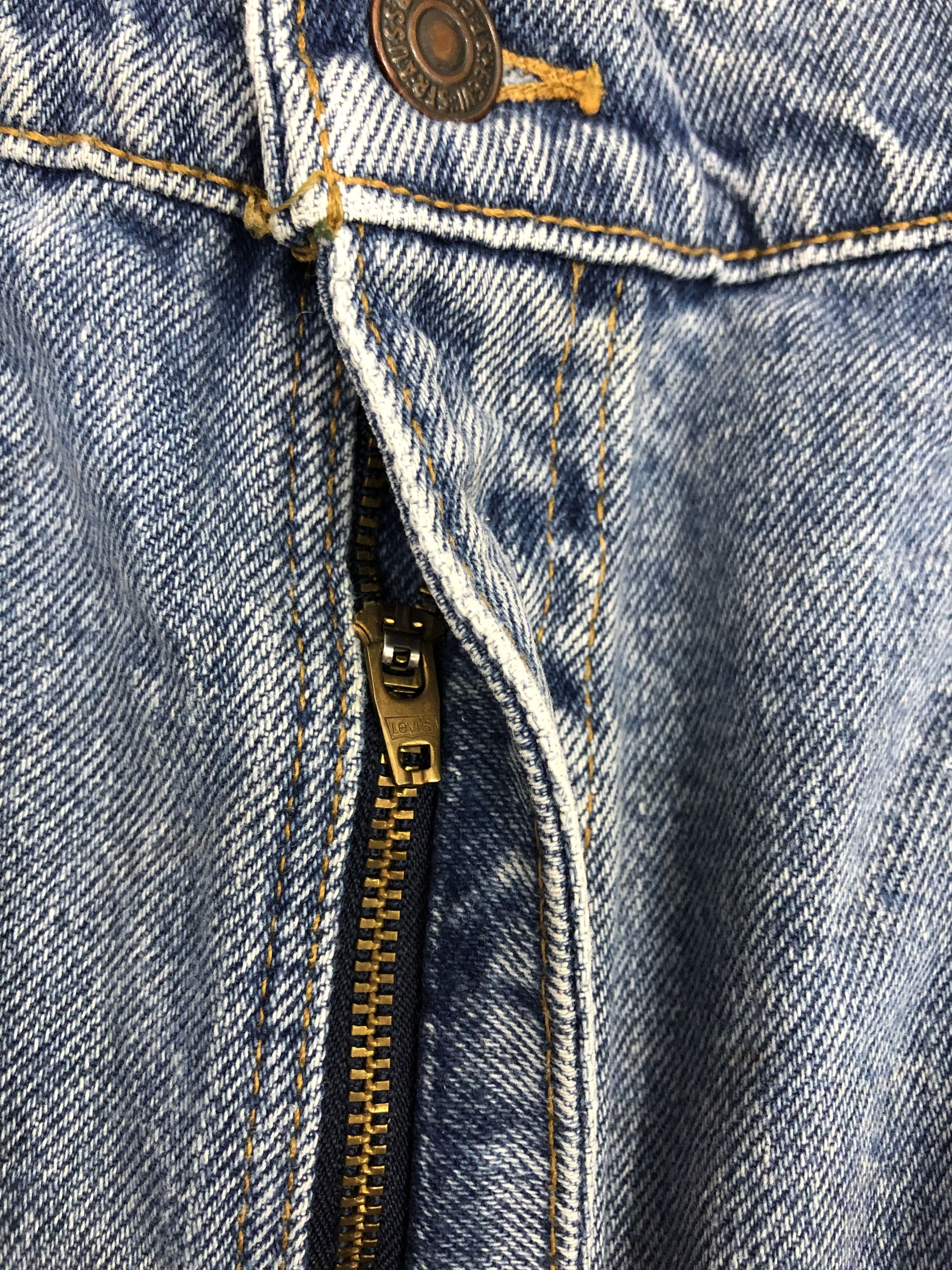 Levi's Vintage Levis 505 Light Wash Jeans DP0956 Size US 41 - 7 Thumbnail