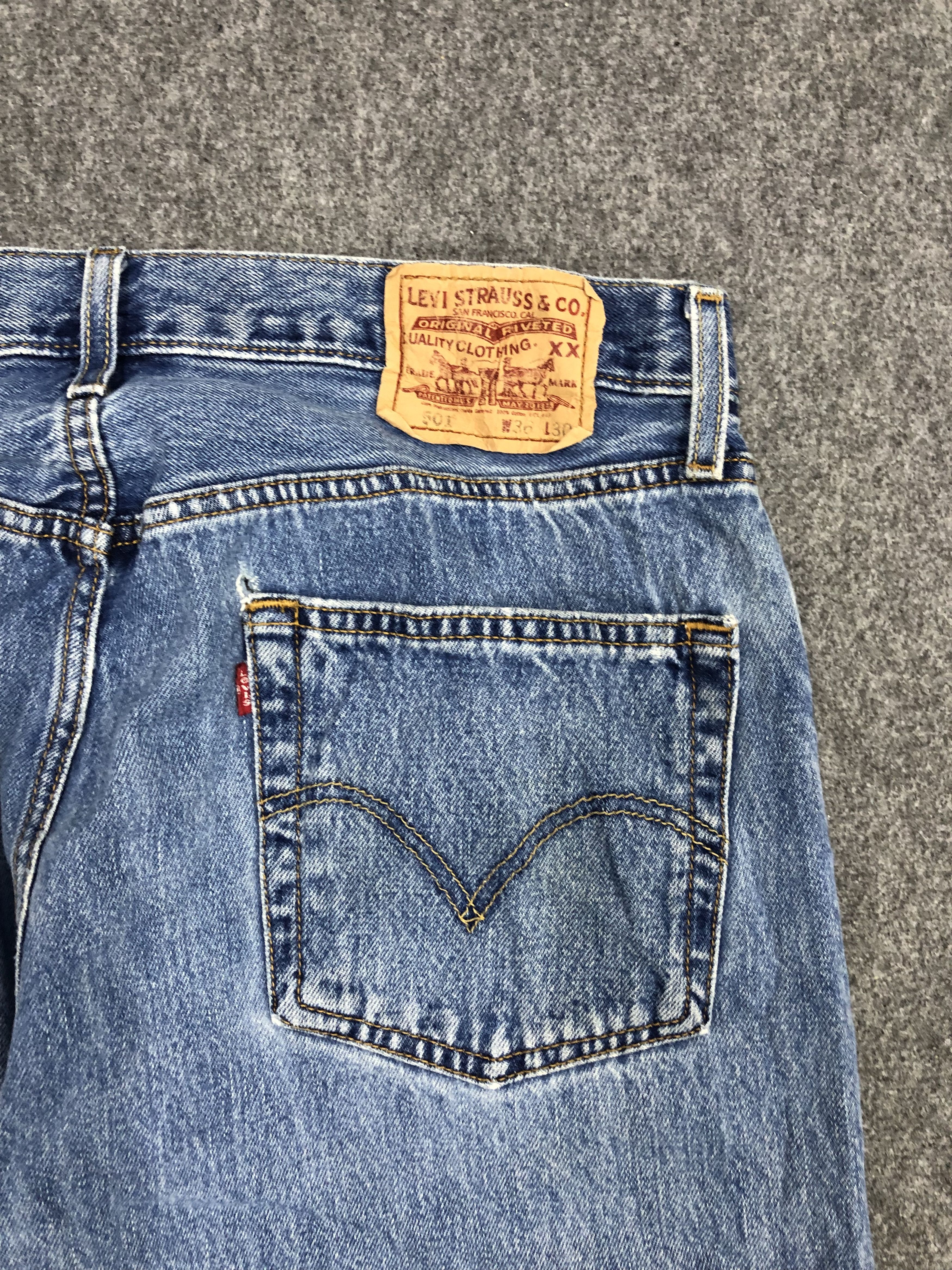 Levi's Vintage Levis 501 Light Wash Jeans DP0981 Size US 36 / EU 52 - 14 Thumbnail