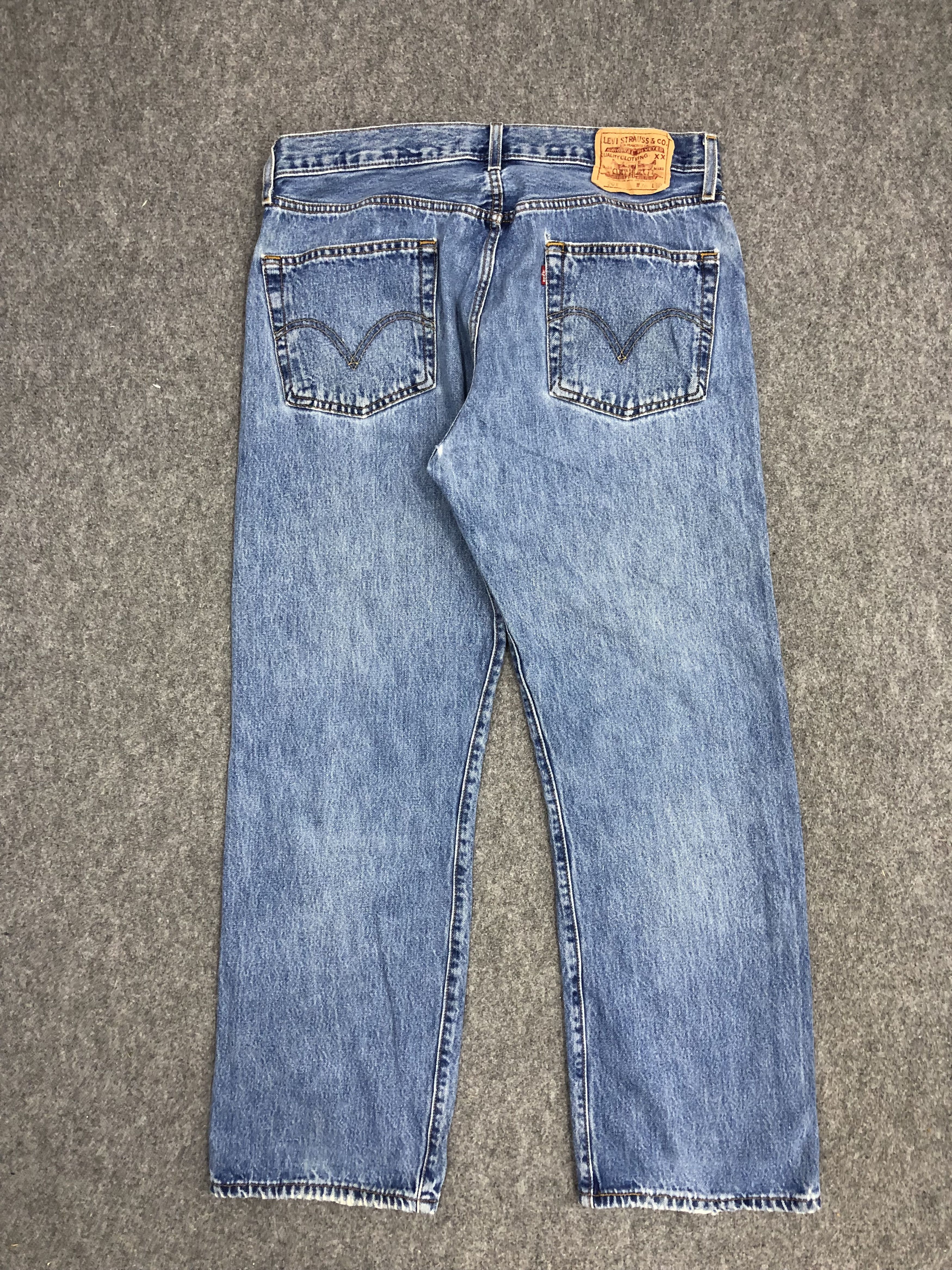 Levi's Vintage Levis 501 Light Wash Jeans DP0981 Size US 36 / EU 52 - 3 Thumbnail