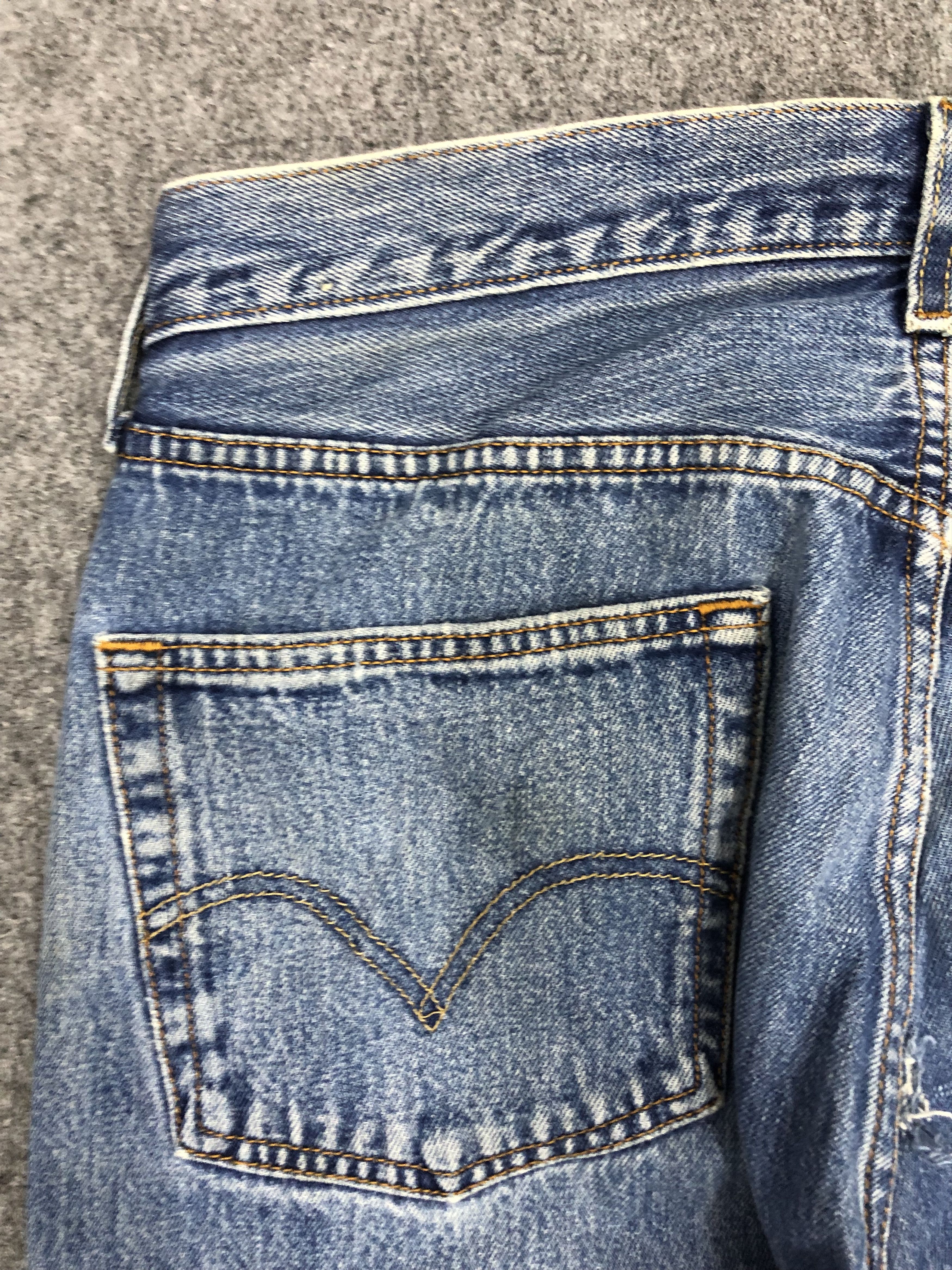 Levi's Vintage 90s Levis 501 Light Wash Jeans DP0980 Size US 33 - 16 Thumbnail